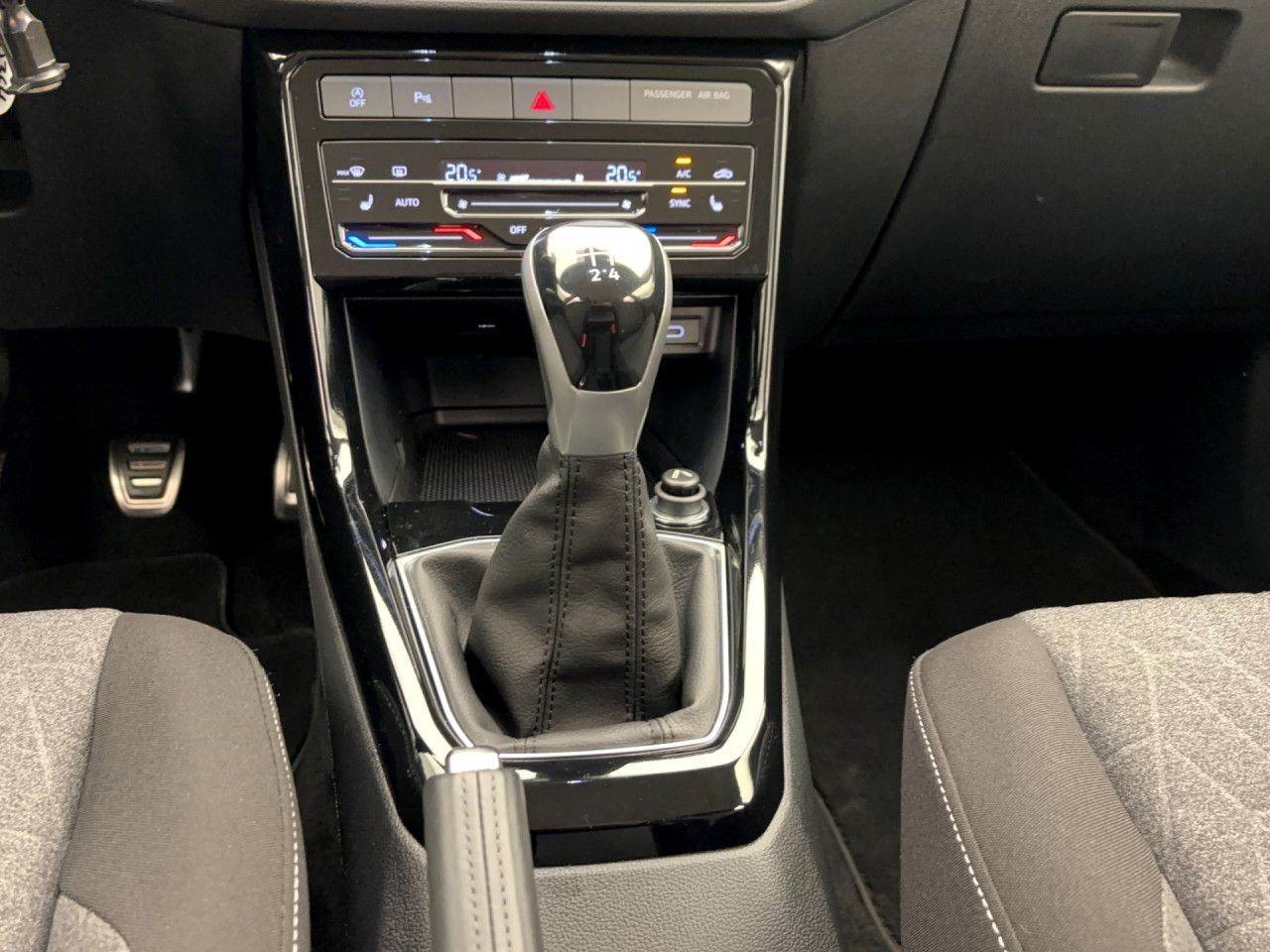 Volkswagen T-Cross 1.0 TSI MoveNavhi Sitzhzg FrontAssist