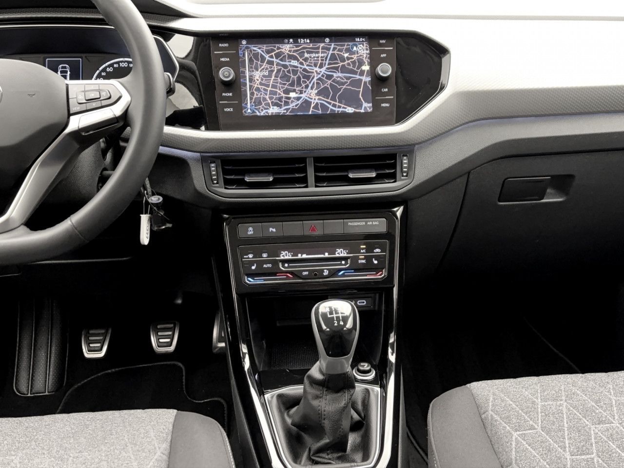 Volkswagen T-Cross 1.0 TSI Move Navi Sitzhzg FrontAssist PDC