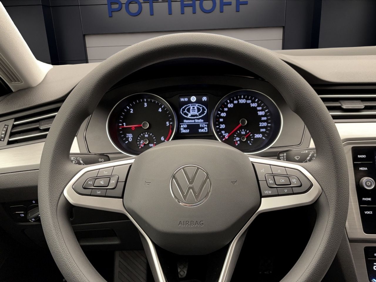 Volkswagen Passat Variant 2.0 TDI AHK PDC LED Navi AppConnect Winter