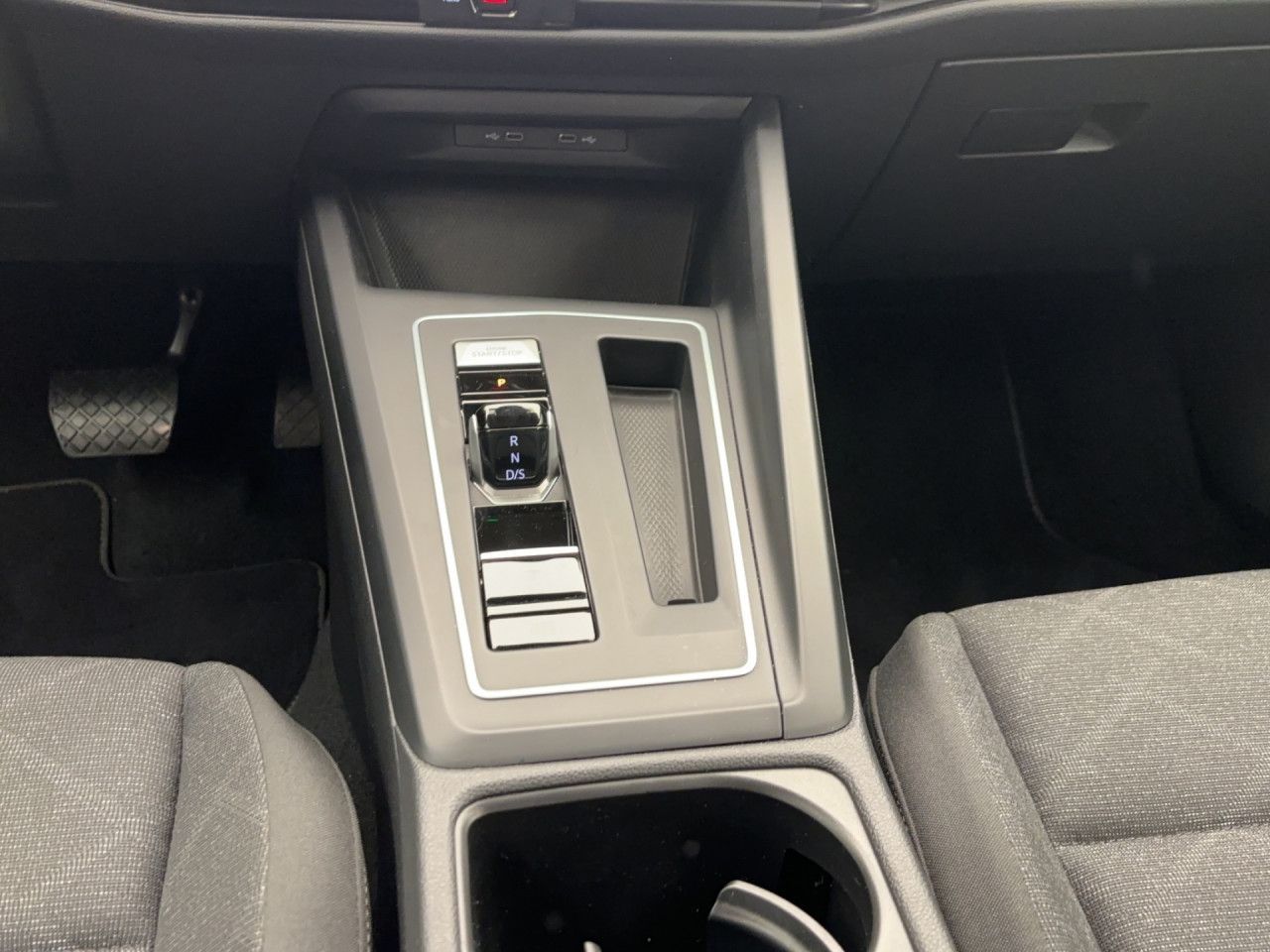 Volkswagen Golf Variant 8 1.5 eTSI DSG LifeNavi AHK LED Sitzhzg