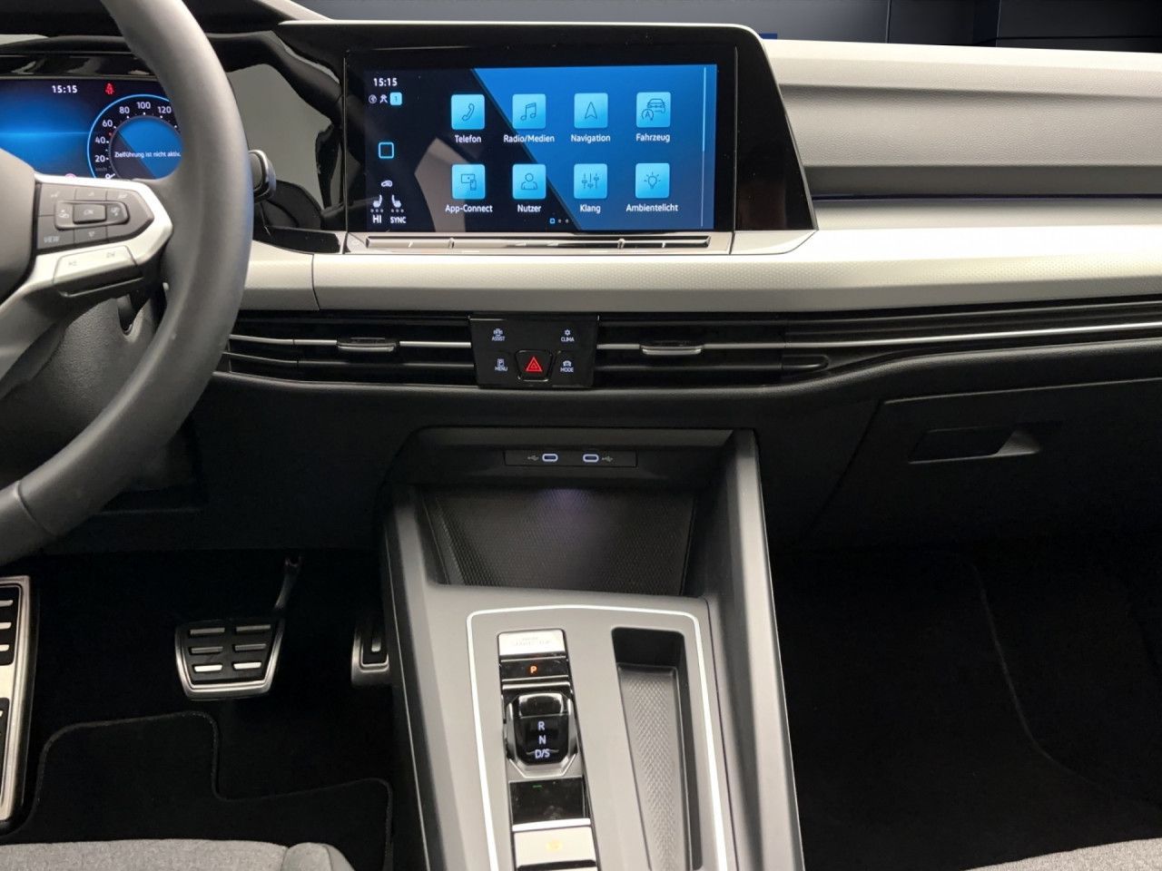 Volkswagen Golf 8 2.0 TDI DSG Move Navi AHK ACC LED RearView