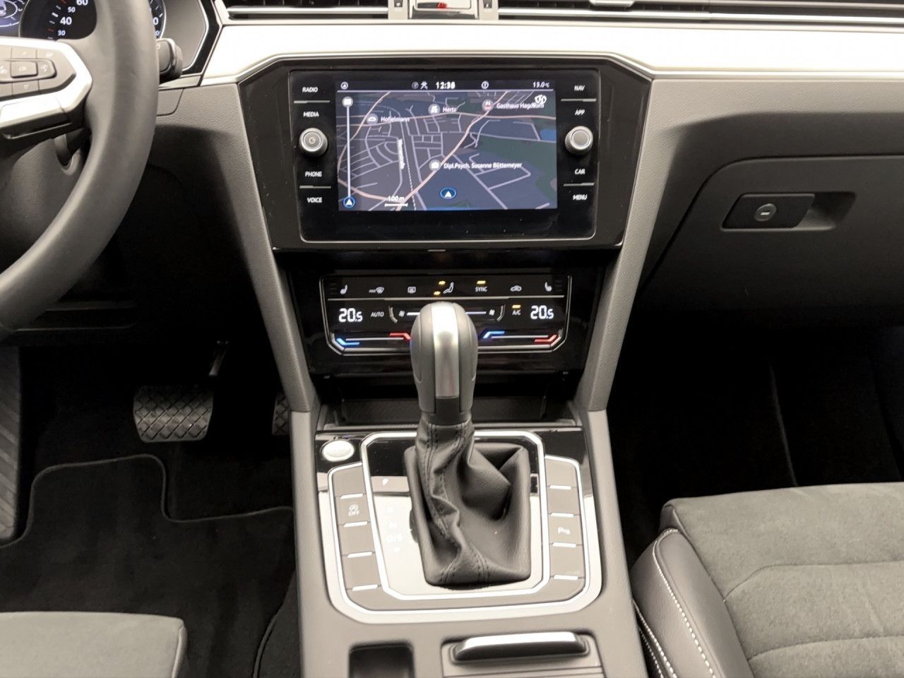 Volkswagen Passat Variant 2.0 TDI DSG EleganceIQ.Light AHK Navi ACC