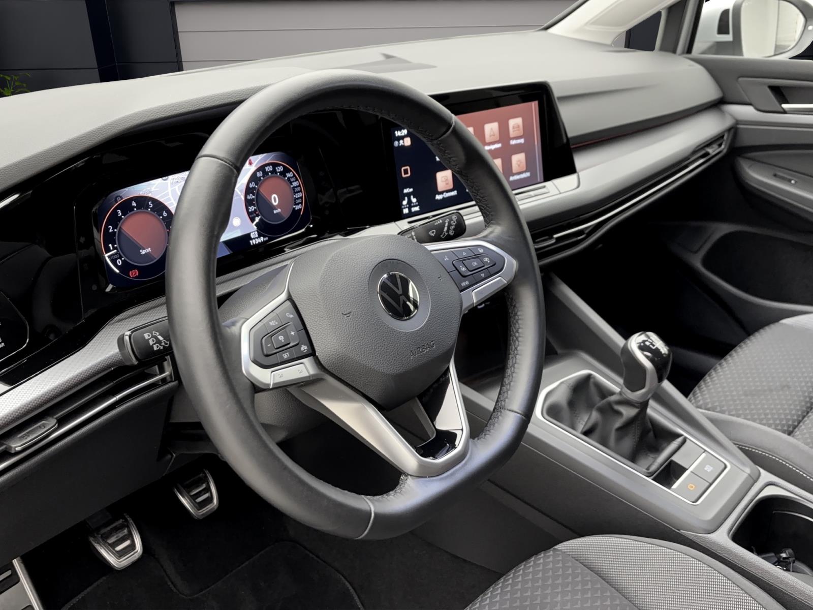 Volkswagen Golf Variant 8 1.5 TSI Active Navi LED ACC Sitzhzg