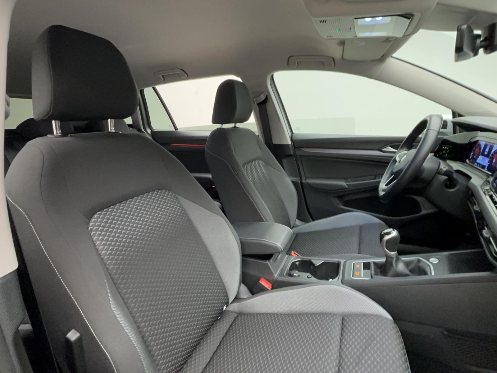 Volkswagen Golf Variant 8 1.5 TSI Active Navi LED ACC Sitzhzg