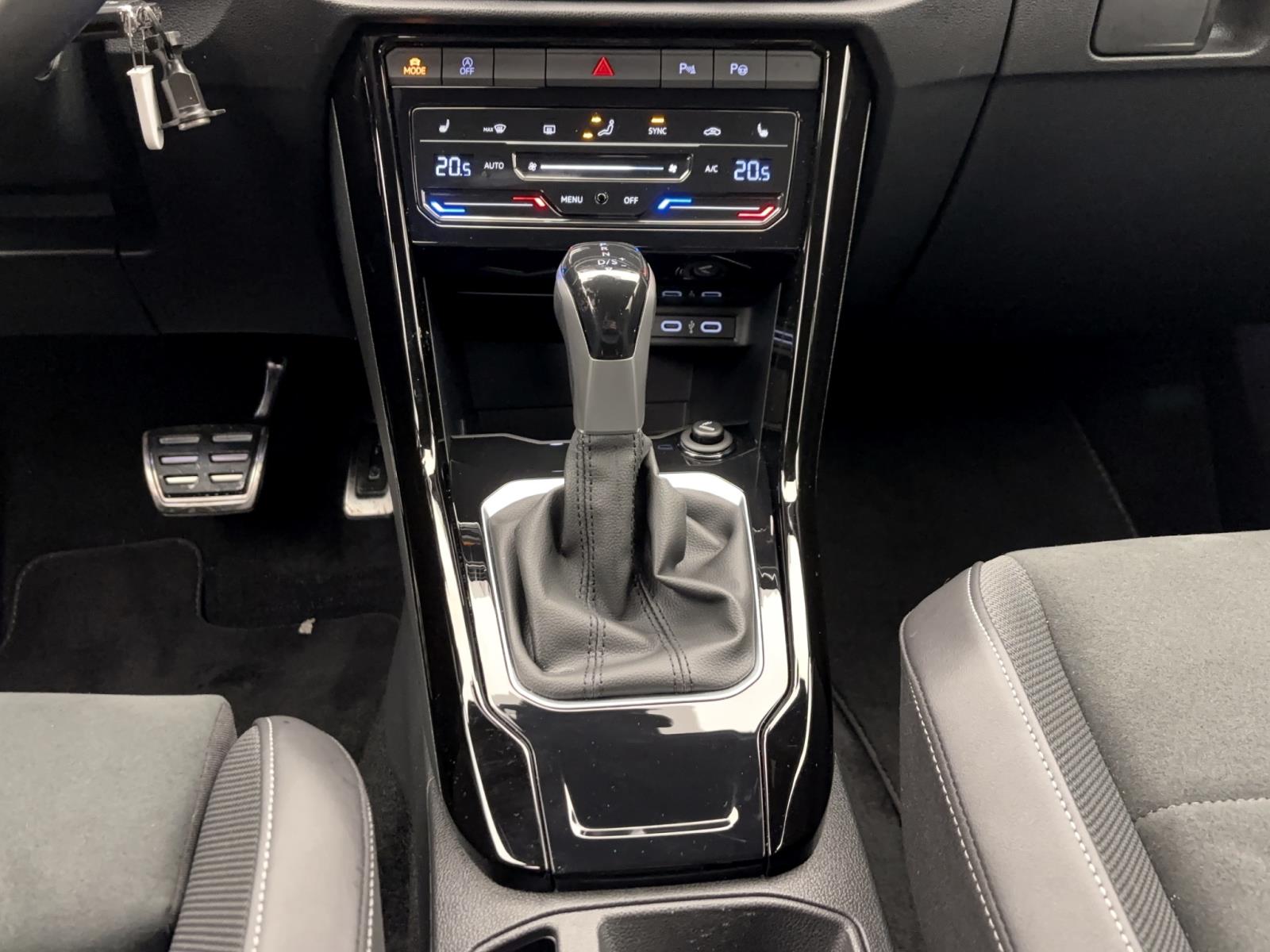 Volkswagen T-Roc 2.0 TDI DSG R-Line Navi AHK ACC LED+