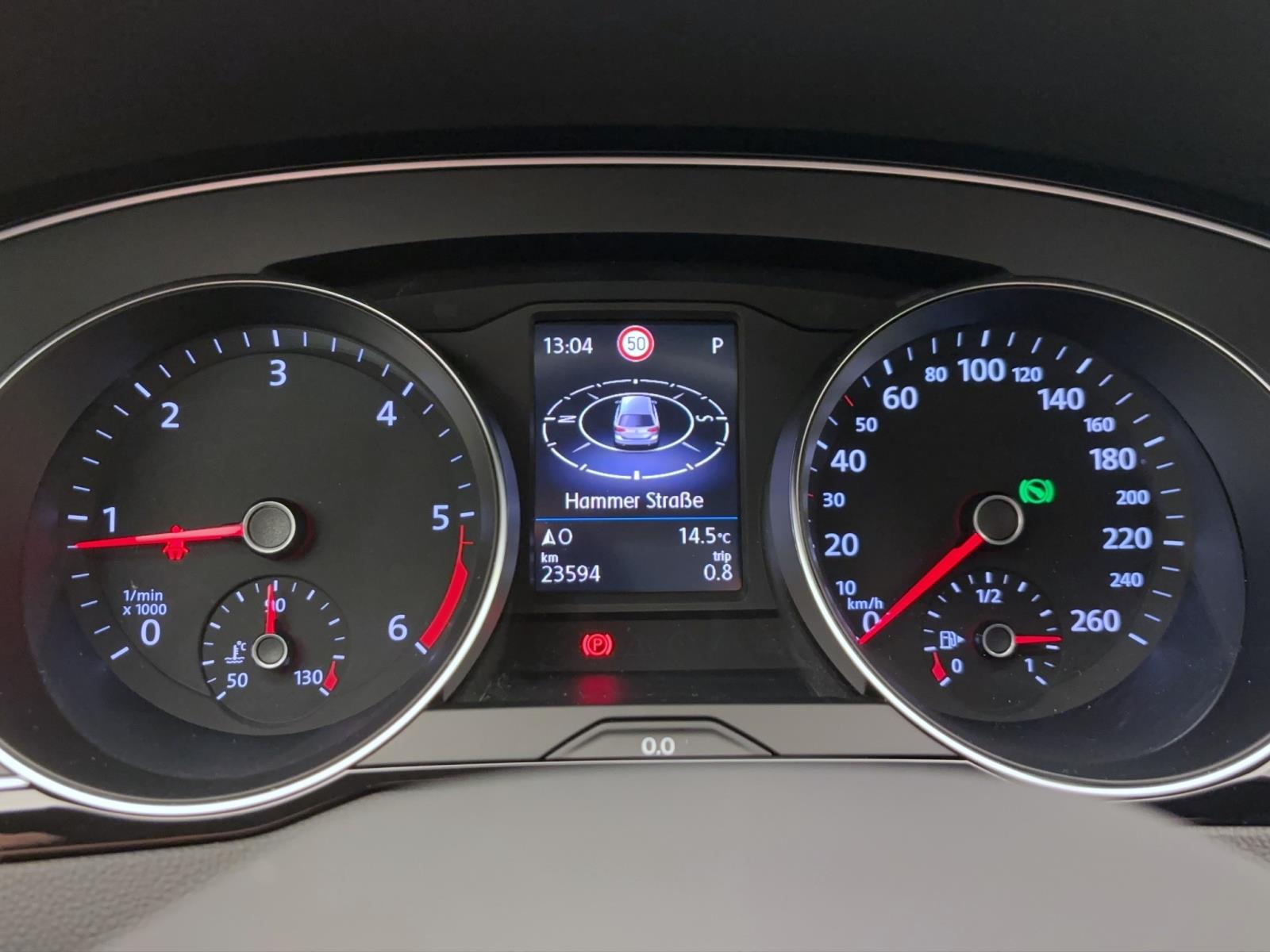 Volkswagen Passat Variant 2.0 TDI DSG Elegance Navi AHK IQ.Light ACC