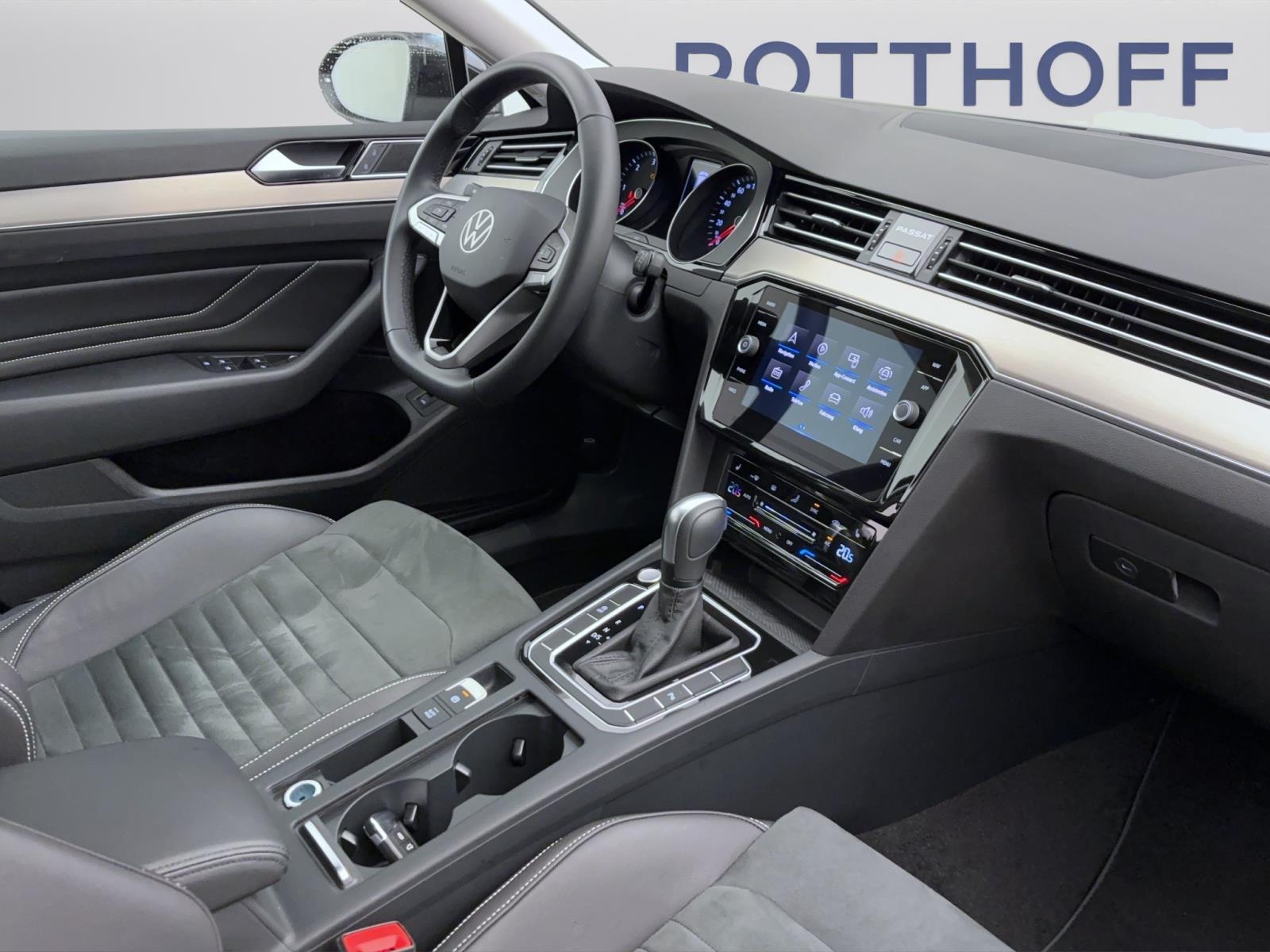 Volkswagen Passat Variant 2.0 TDI DSG Elegance Navi AHK IQ.Light ACC