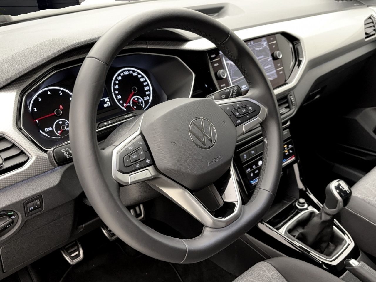 Volkswagen T-Cross 1.0 TSI MoveNavi Sitzhzg LightAssist