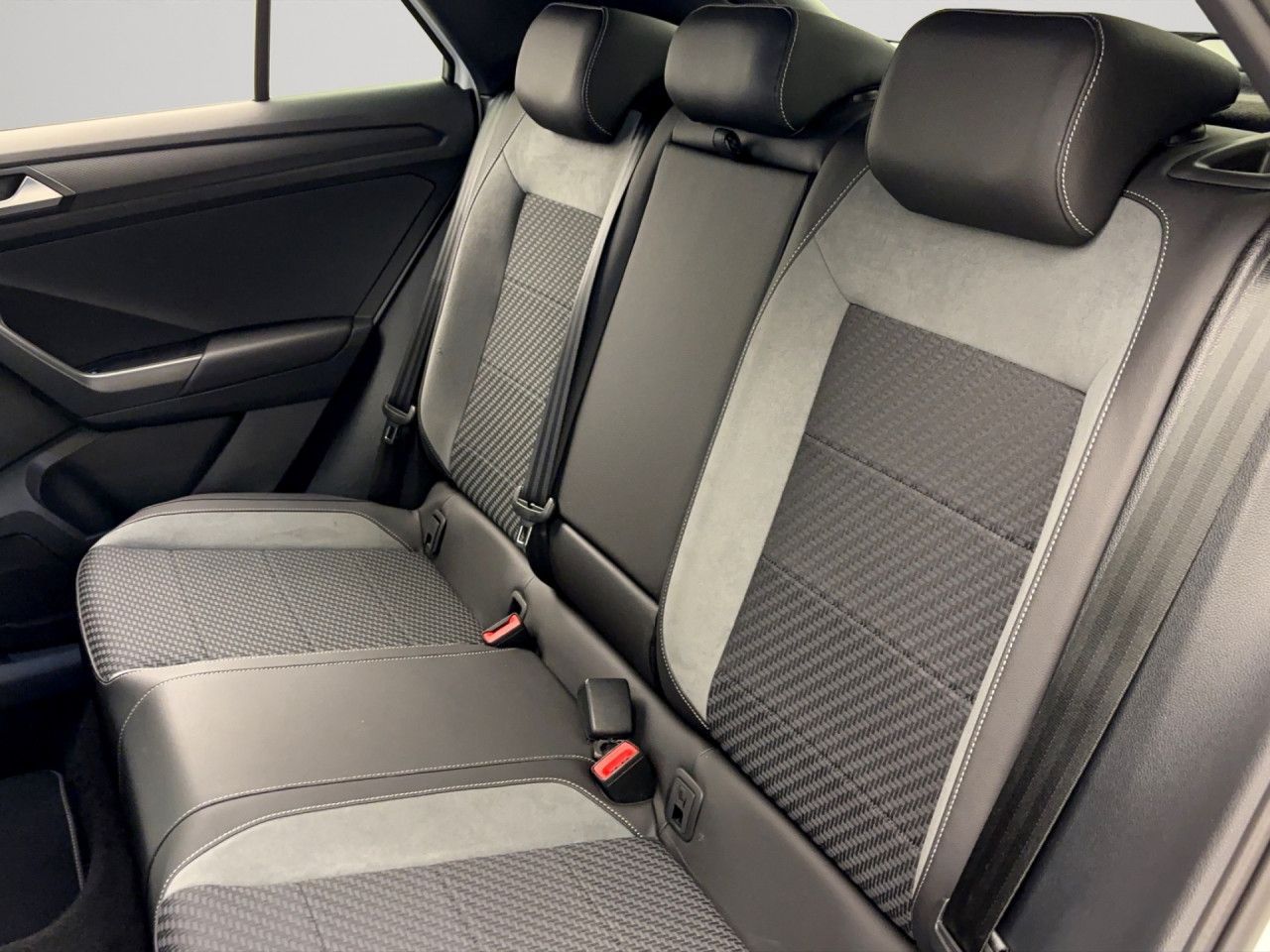Volkswagen T-Roc 2.0 TSI DSG R 4Motion PDC LED Navi Sitzhzg LaneAssist