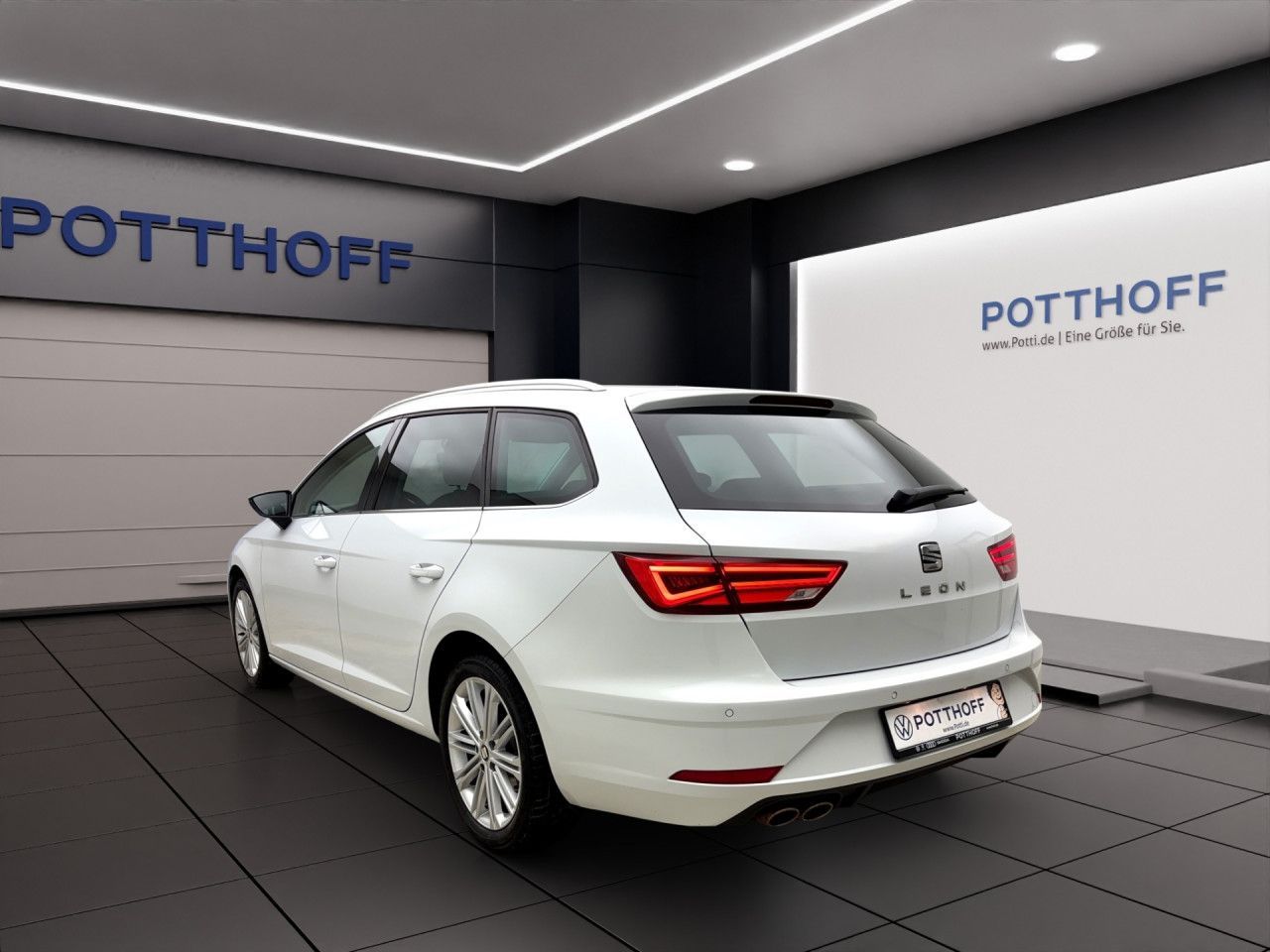 Seat Leon Sportstourer 1.5 TSI DSG XcellenceNavi Sitzhzg FrontAssist