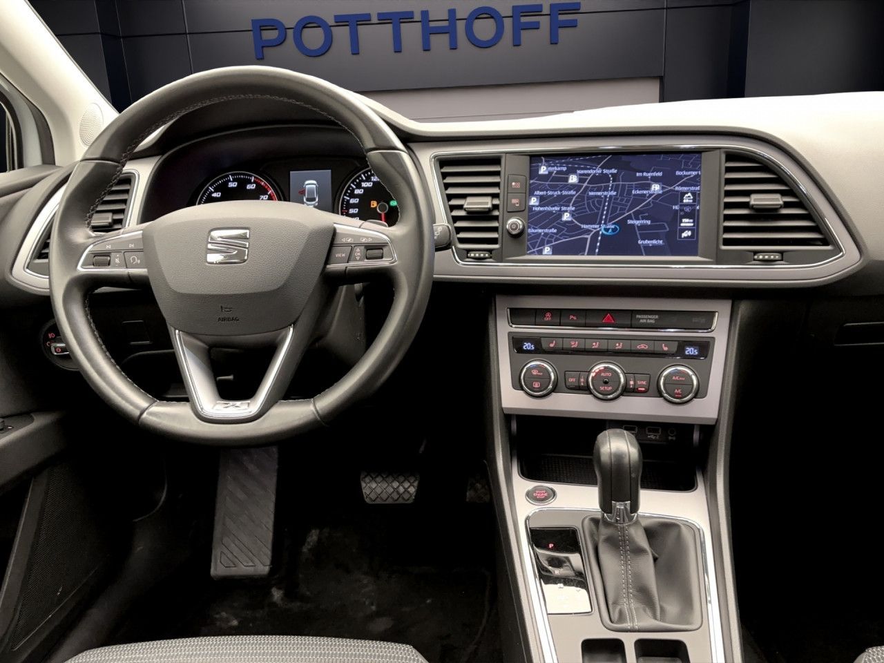 Seat Leon Sportstourer 1.5 TSI DSG XcellenceNavi Sitzhzg FrontAssist