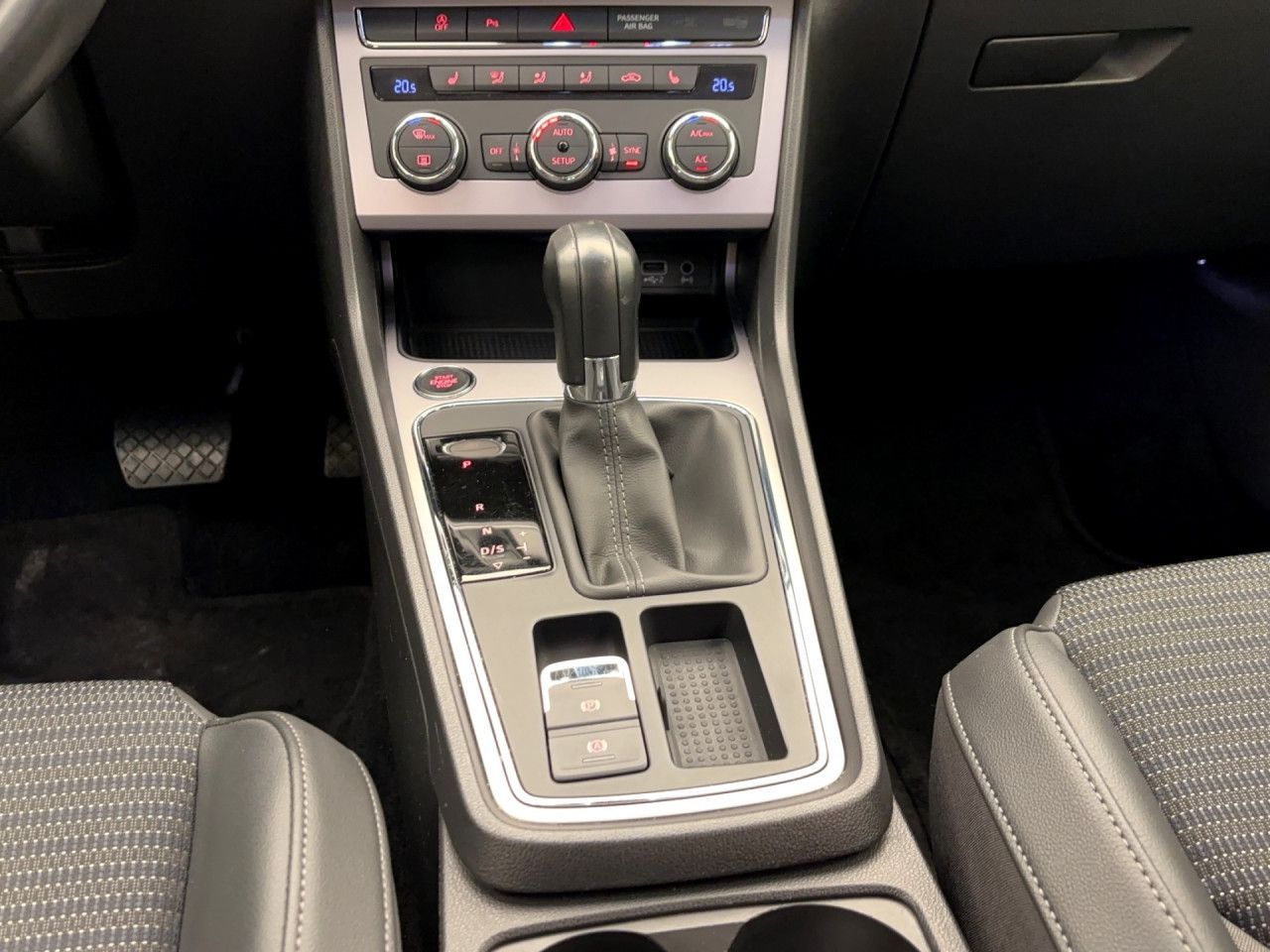 Seat Leon Sportstourer 1.5 TSI DSG XcellenceNavi Sitzhzg FrontAssist