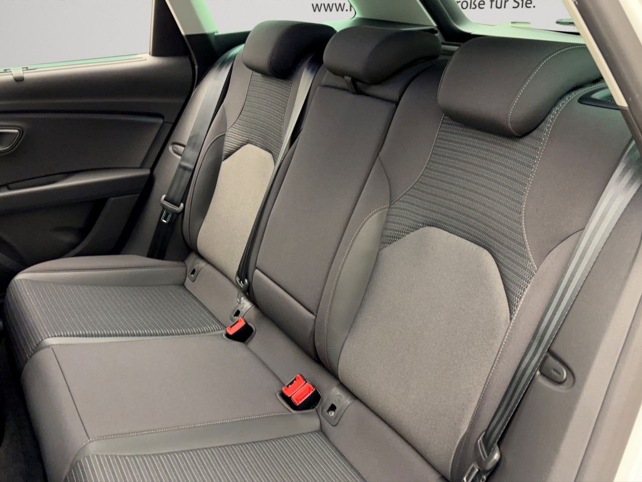 Seat Leon Sportstourer 1.5 TSI DSG XcellenceNavi Sitzhzg FrontAssist