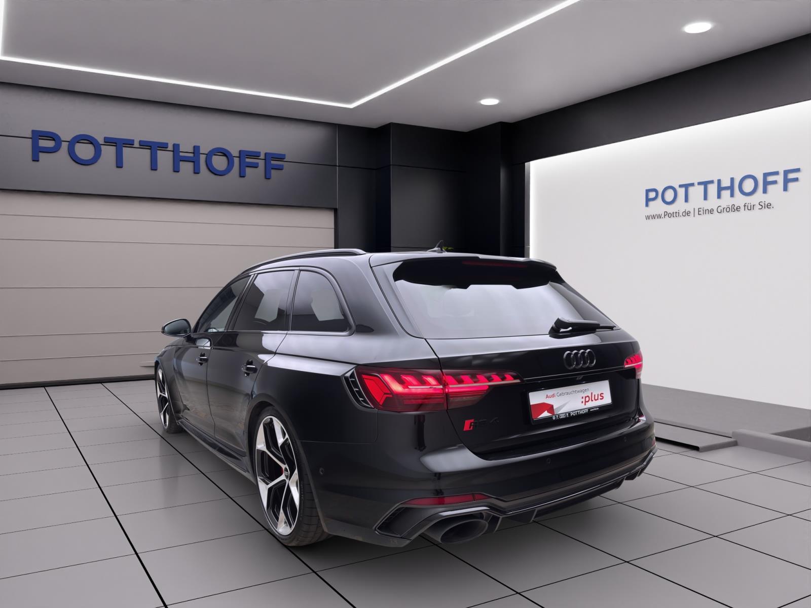 Audi RS4 Avant competition plus Pano AHK