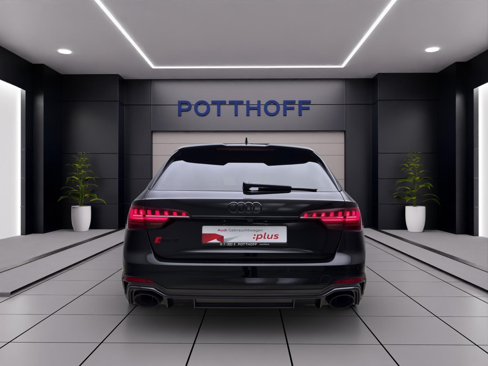 Audi RS4 Avant competition plus Pano AHK