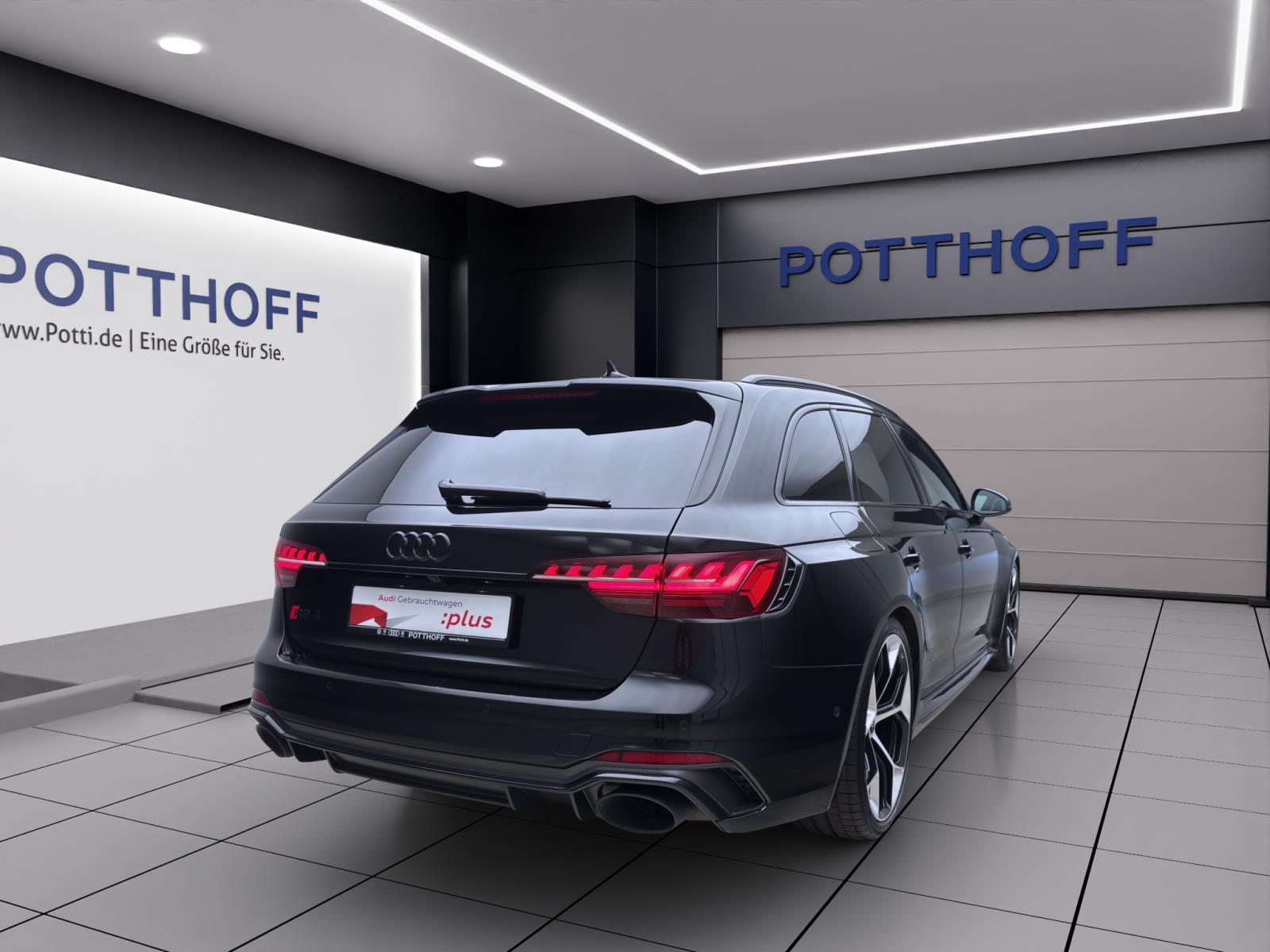 Audi RS4 Avant competition plus Pano AHK