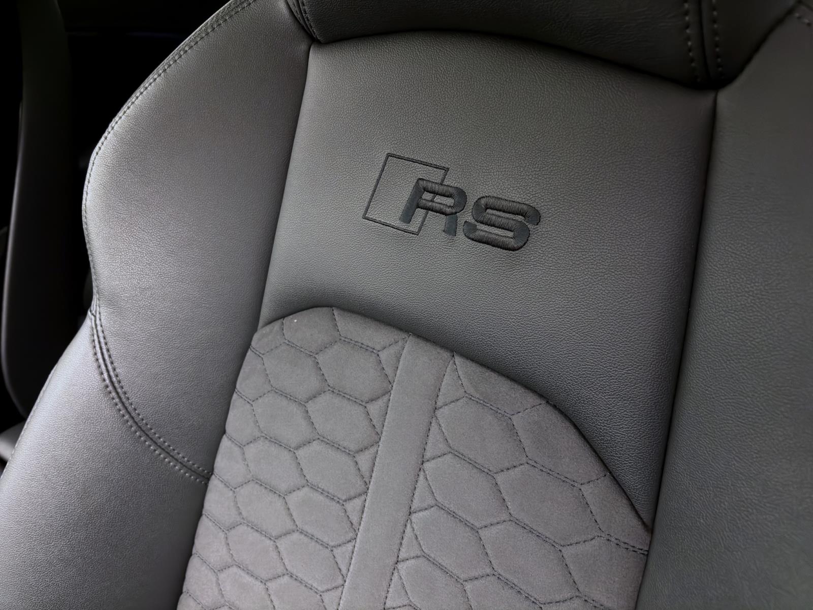 Audi RS4 Avant competition plus Pano AHK