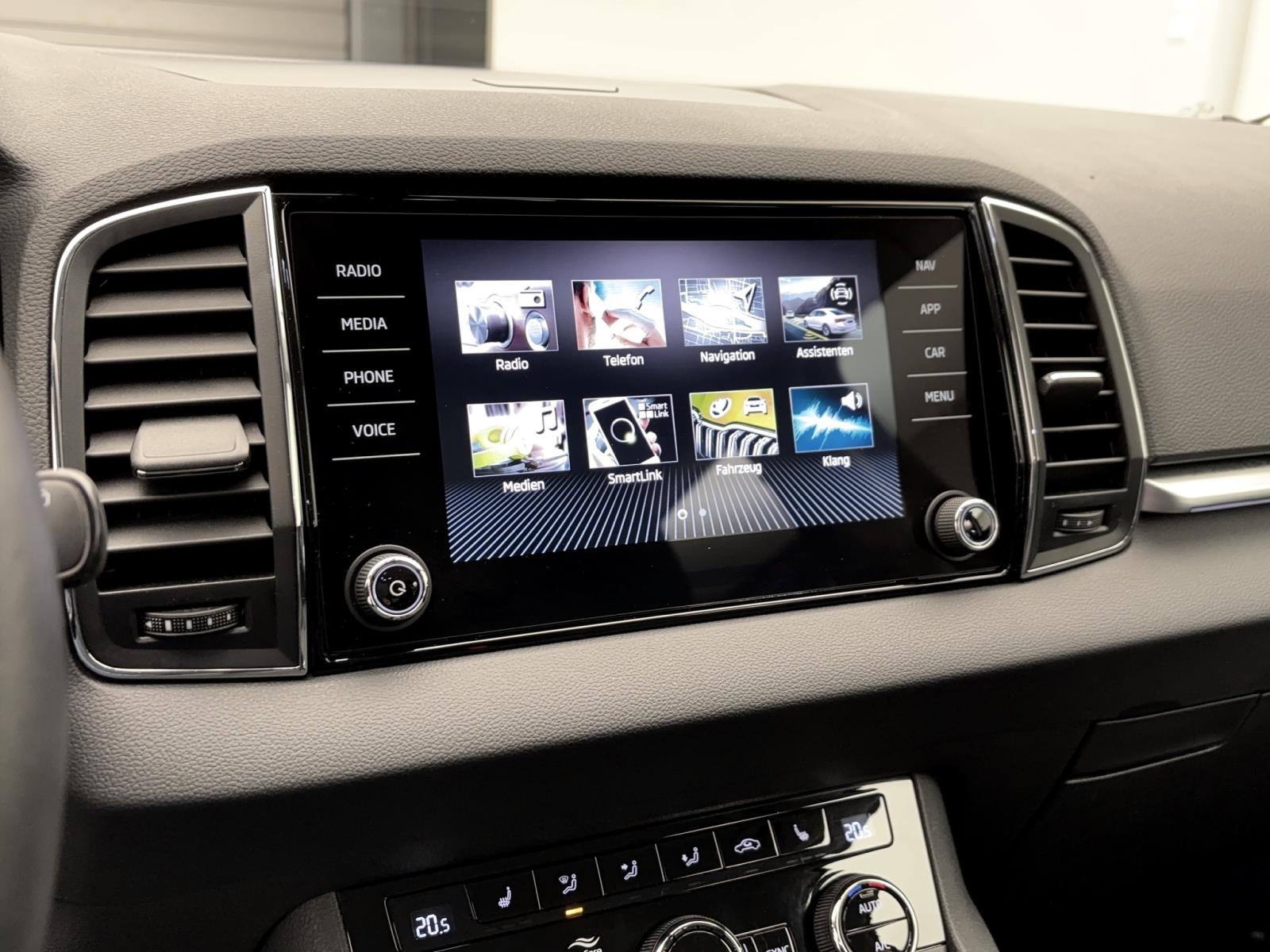 Skoda Karoq 1.0 TSI Ambition LED Sitzhzg FrontAssist DAB+