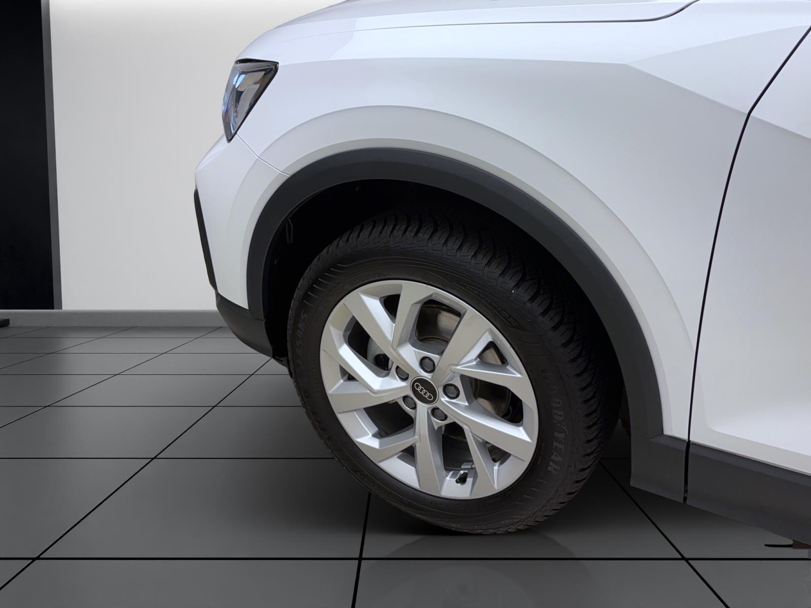 Audi Q2 30 TFSi Matrix AHK