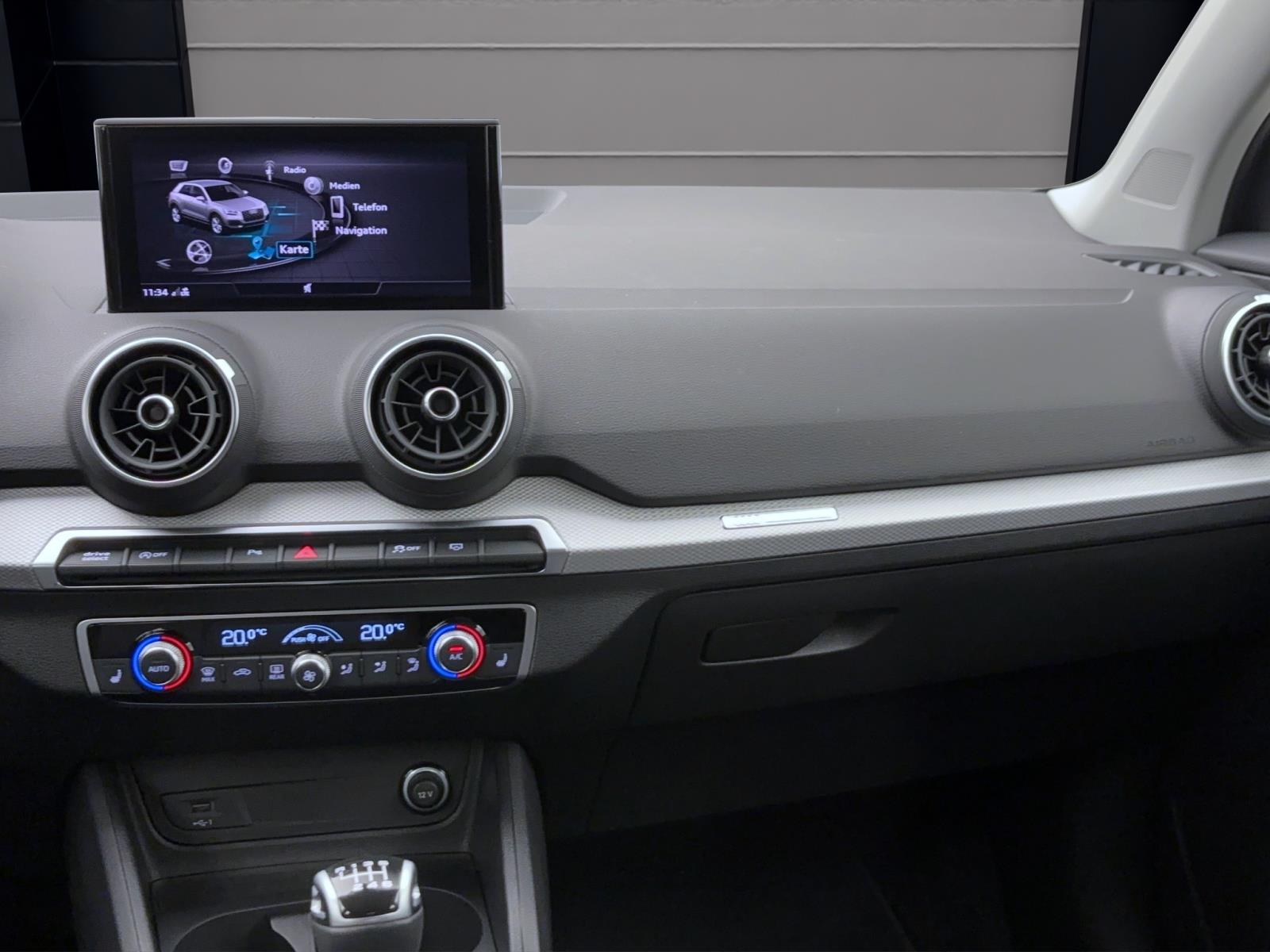 Audi Q2 30 TFSi Matrix AHK