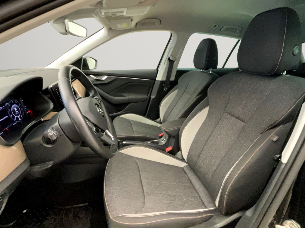 Skoda Kamiq 1.5 TSI Style Navi LED Sitzhg LaneAssist GRA