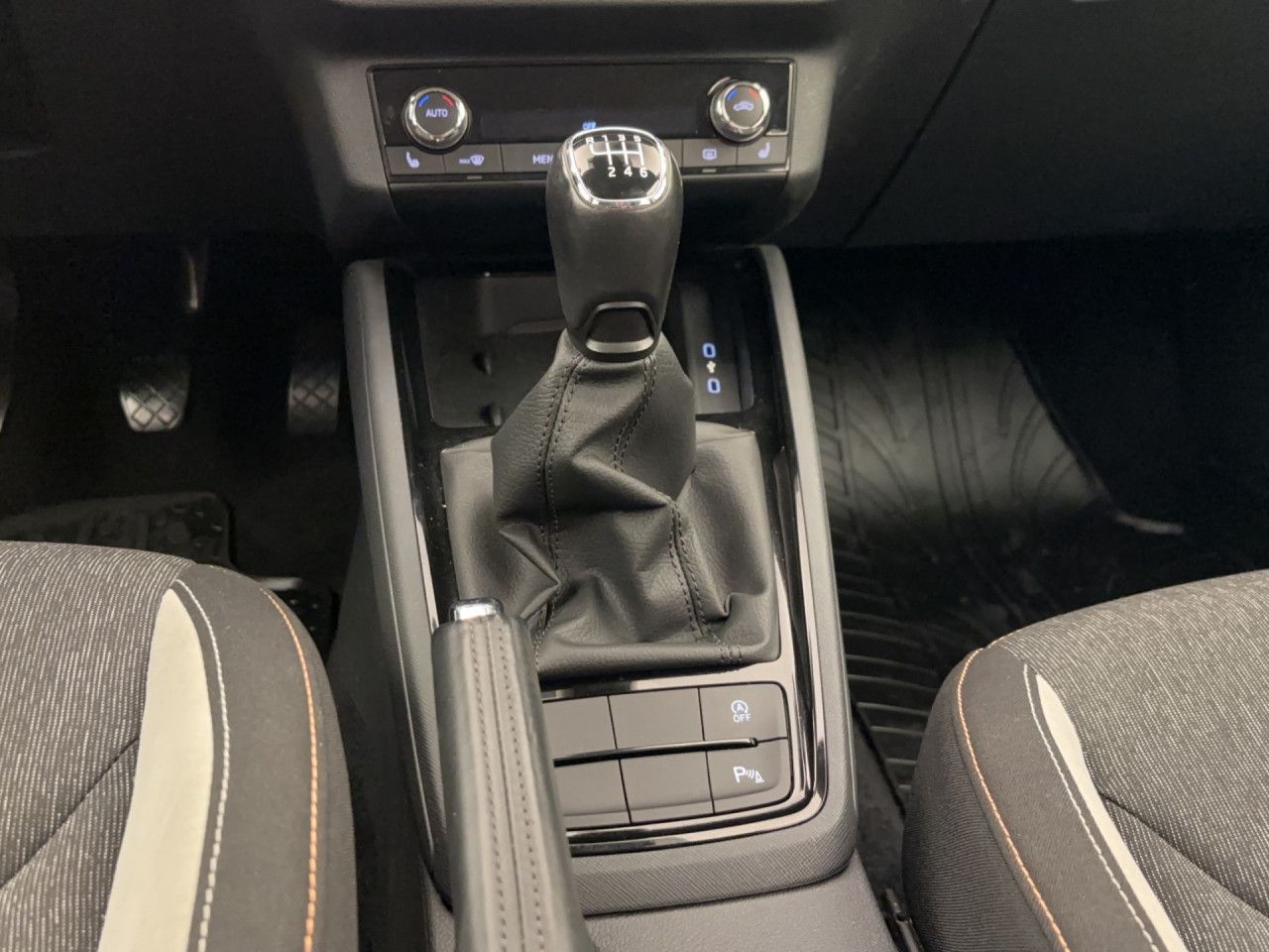 Skoda Kamiq 1.5 TSI Style Navi LED Sitzhg LaneAssist GRA