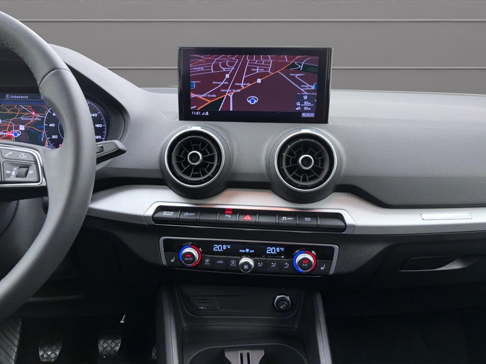 Audi Q2 30 TFSi Matrix Virtual Parkassist