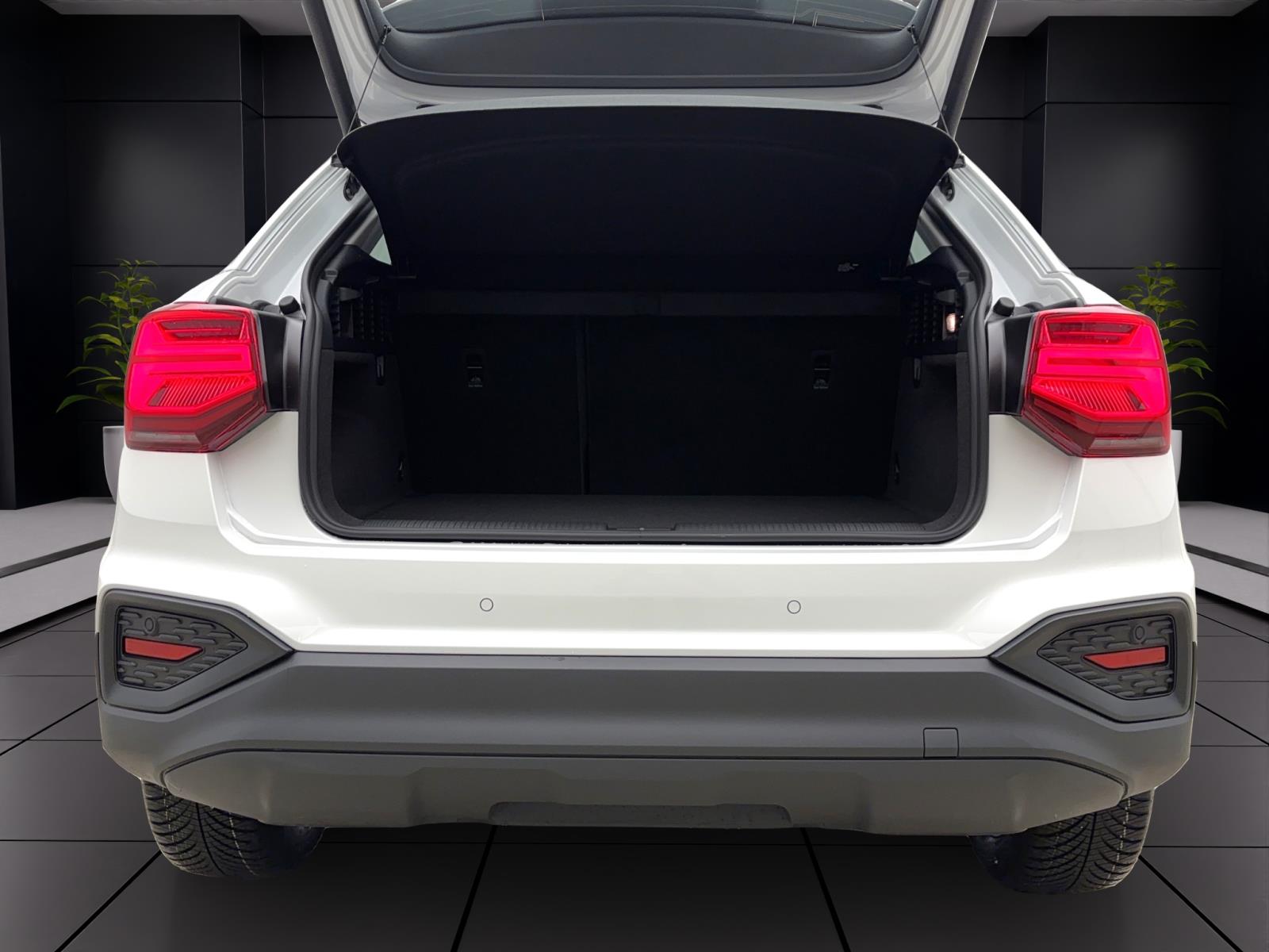 Audi Q2 30 TFSi Matrix Virtual Parkassist