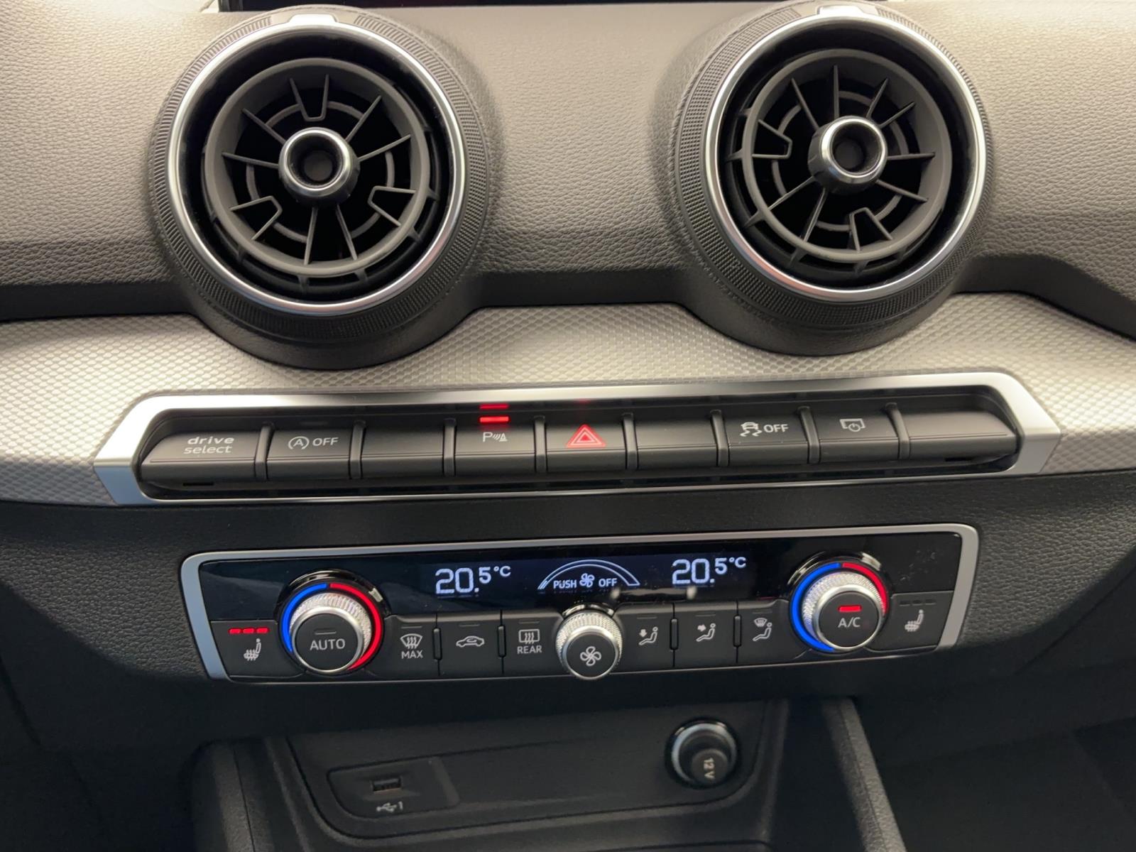 Audi Q2 30 TFSi Matrix Virtual Parkassist