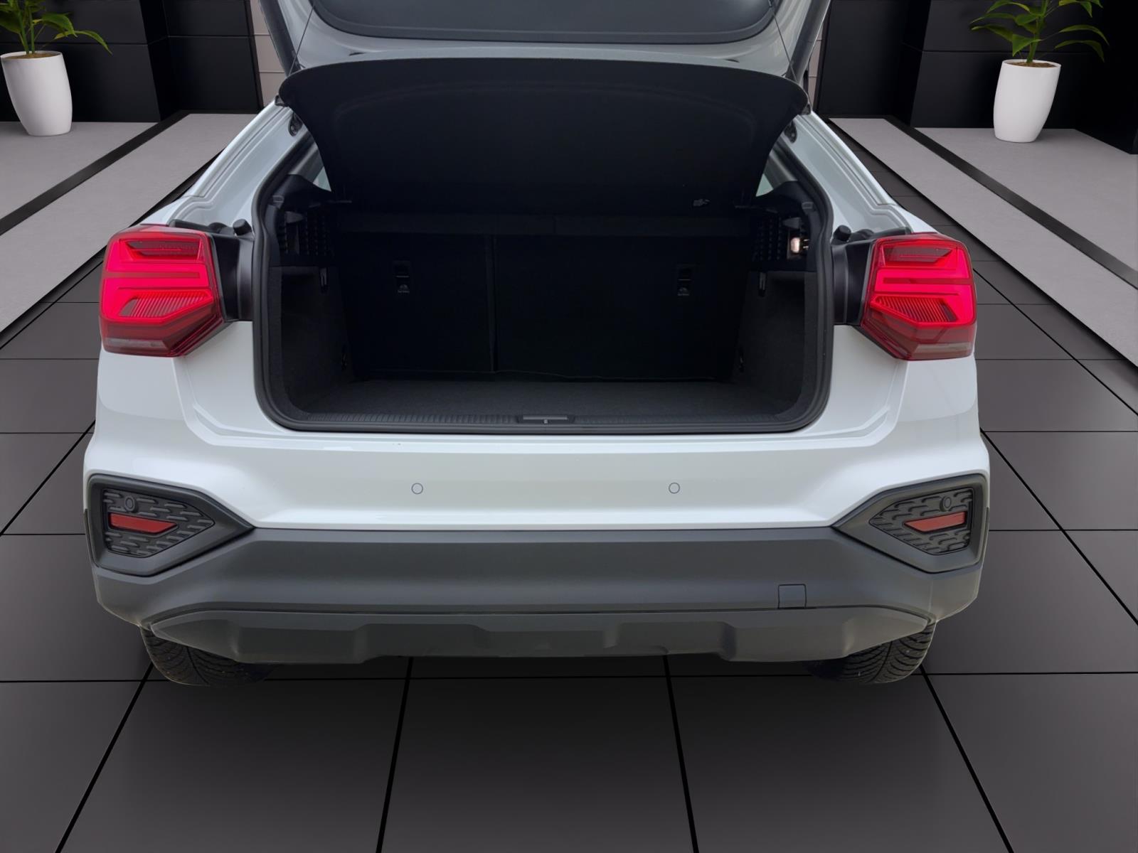 Audi Q2 30 TFSi Matrix Virtual Parkassist
