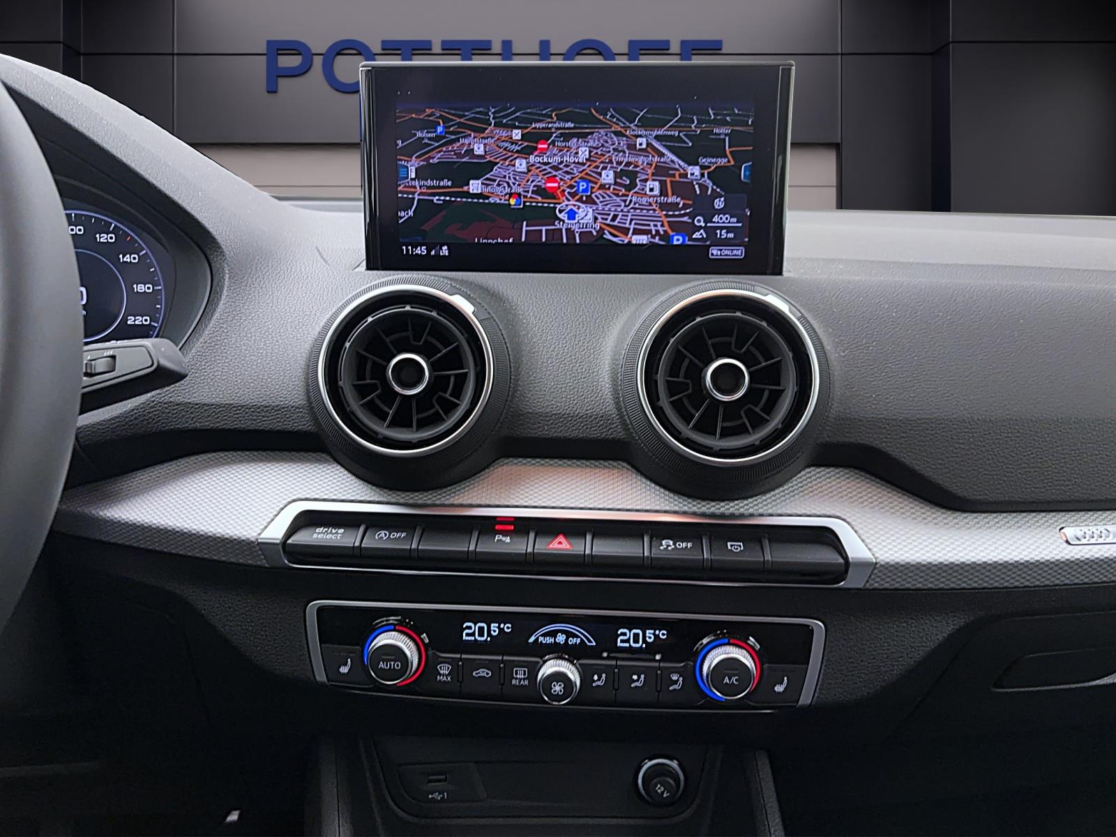 Audi Q2 30 TFSi Matrix Virtual Parkassist