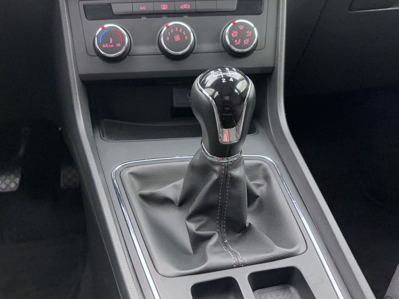 Seat Leon Sportstourer 1.6 TDI StyleNavi ACC DAB+ FrontAssist