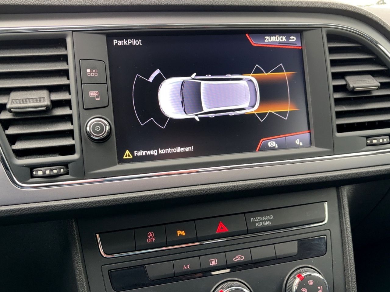 Seat Leon Sportstourer 1.6 TDI StyleNavi ACC DAB+ FrontAssist