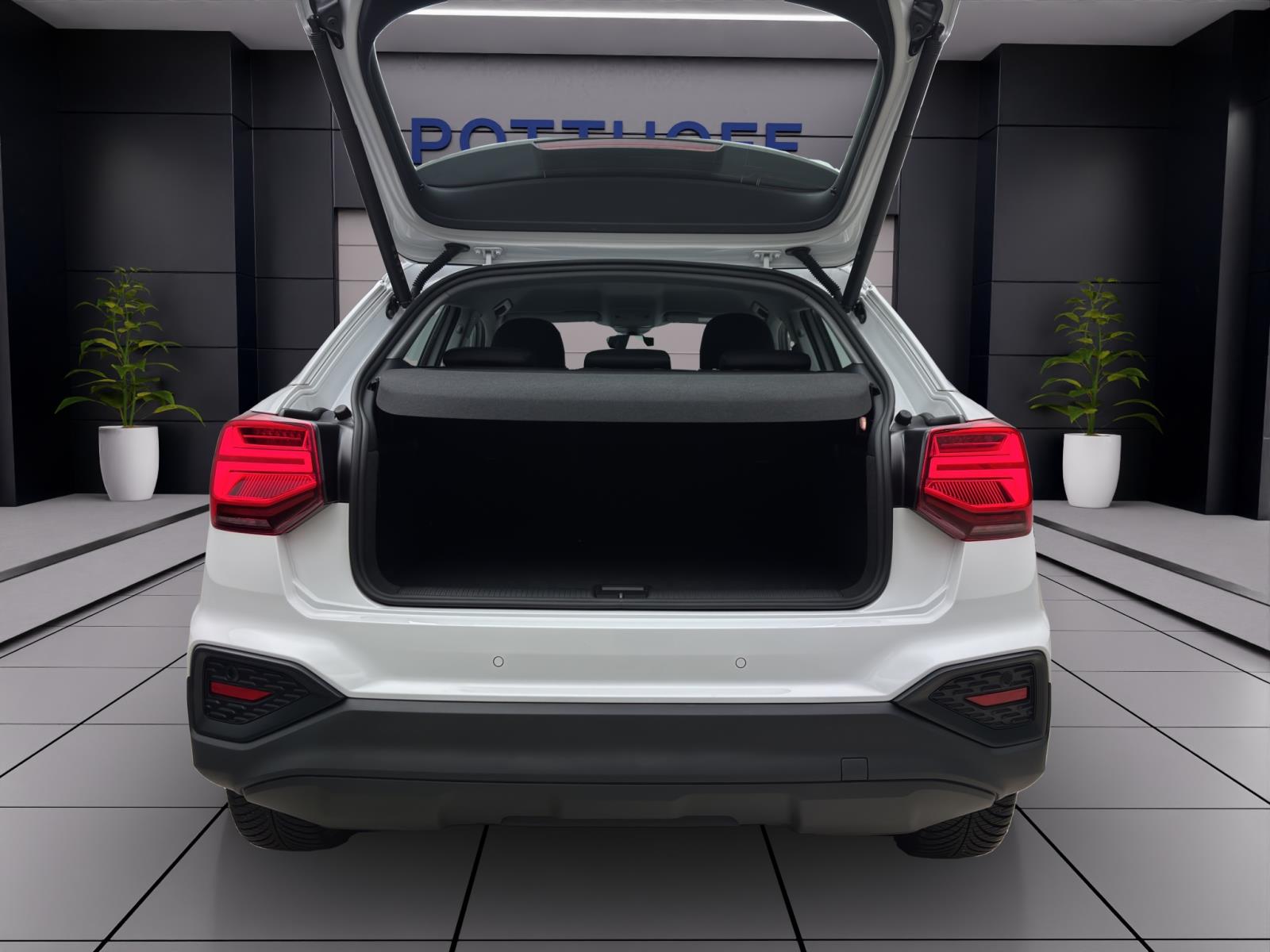 Audi Q2 30 TFSi Matrix Virtual Parkassist
