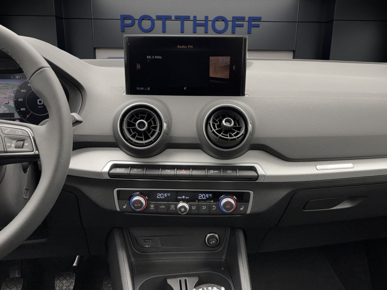Audi Q2 30 TFSi Matrix Virtual Parkassist