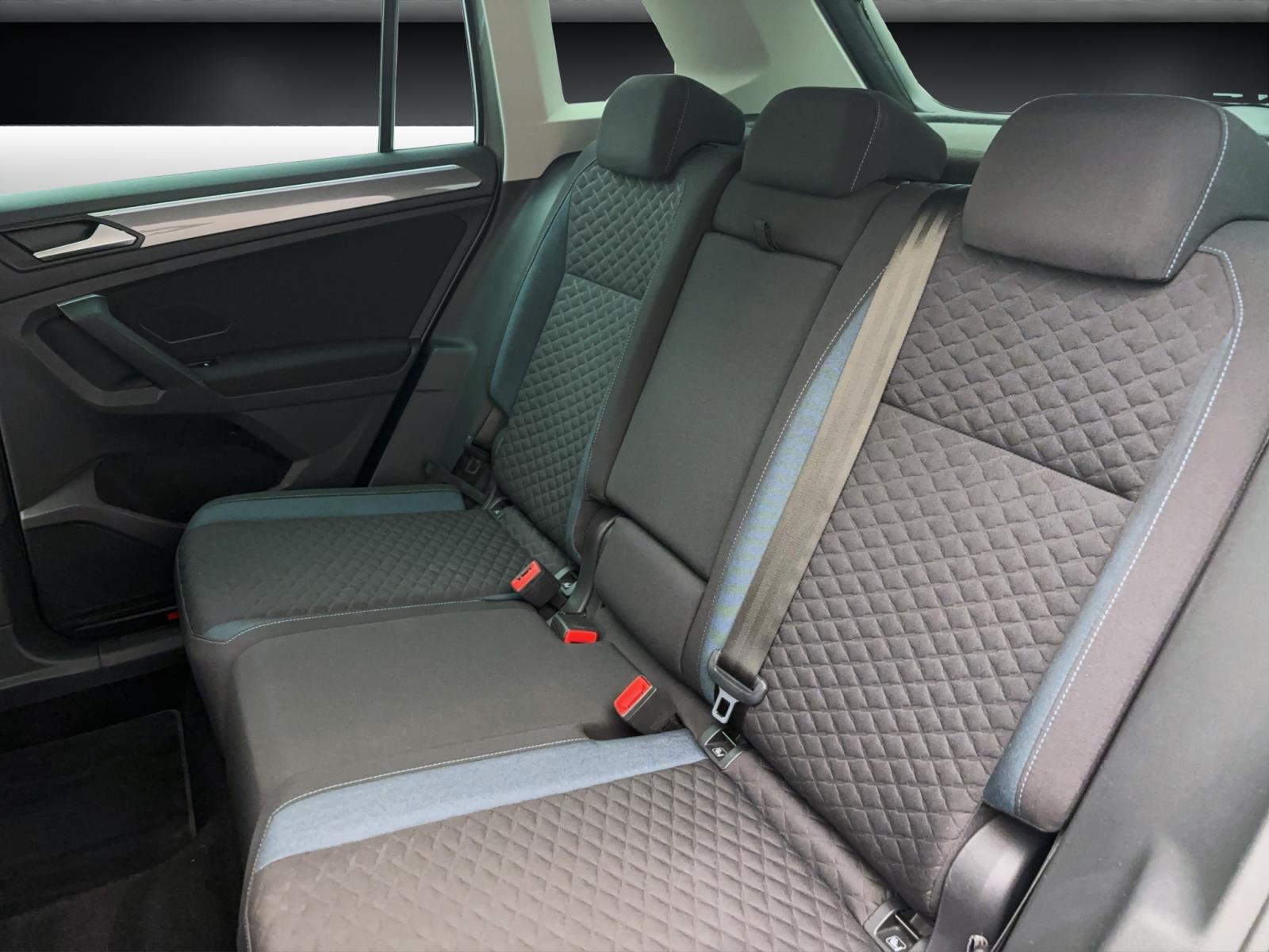 Volkswagen Tiguan 2.0 TDI IQ.Drive AHK ACC ParkAssist Navi AppConnect