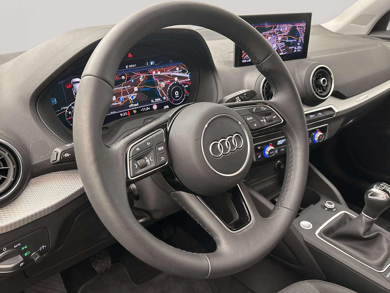 Audi Q2 30 TFSI AHK PDC Kamera Matrix Navi Sitzhzg