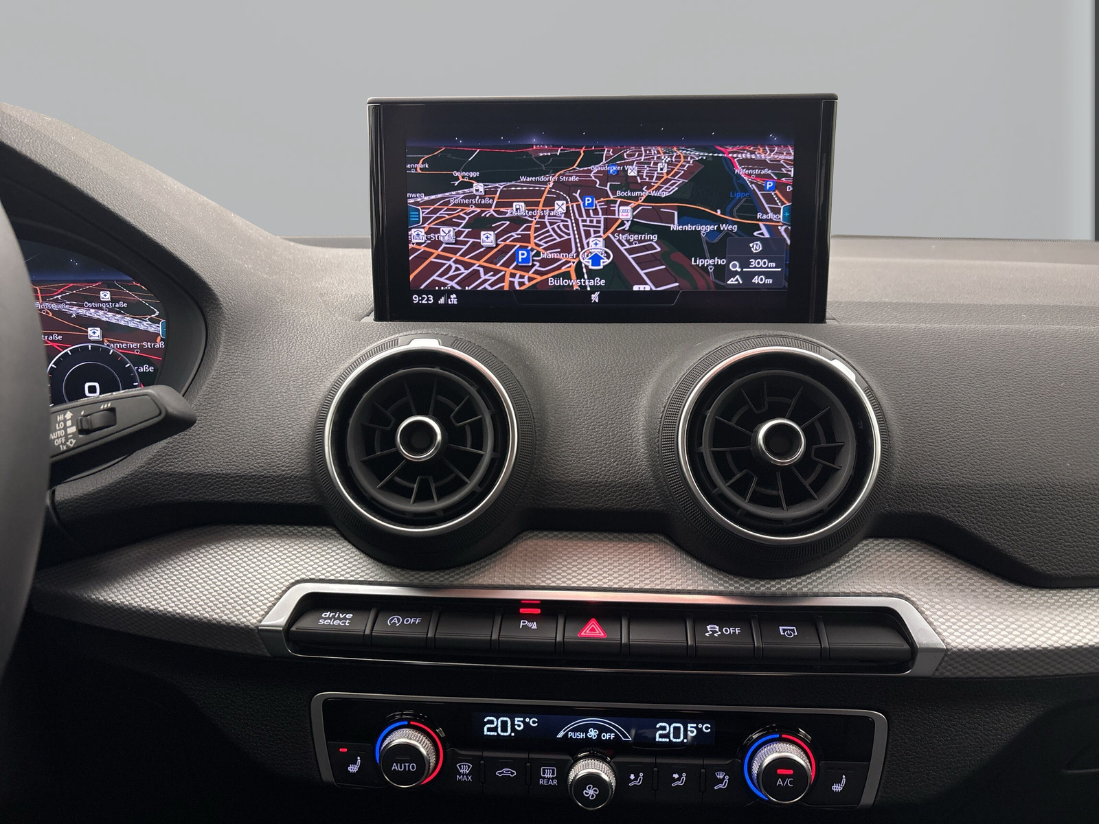 Audi Q2 30 TFSI AHK PDC Kamera Matrix Navi Sitzhzg