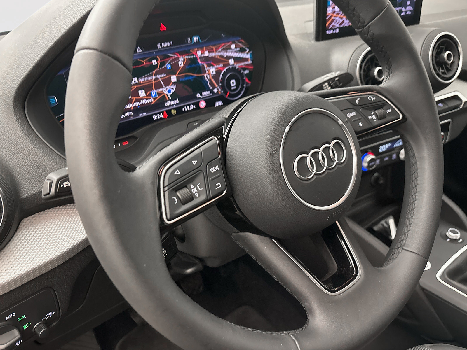 Audi Q2 30 TFSI AHK PDC Kamera Matrix Navi Sitzhzg