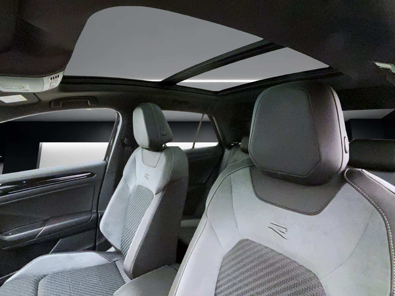 Volkswagen T-Roc 2.0 TSI DSG R 4MotionPano BlindSpot LED RearView