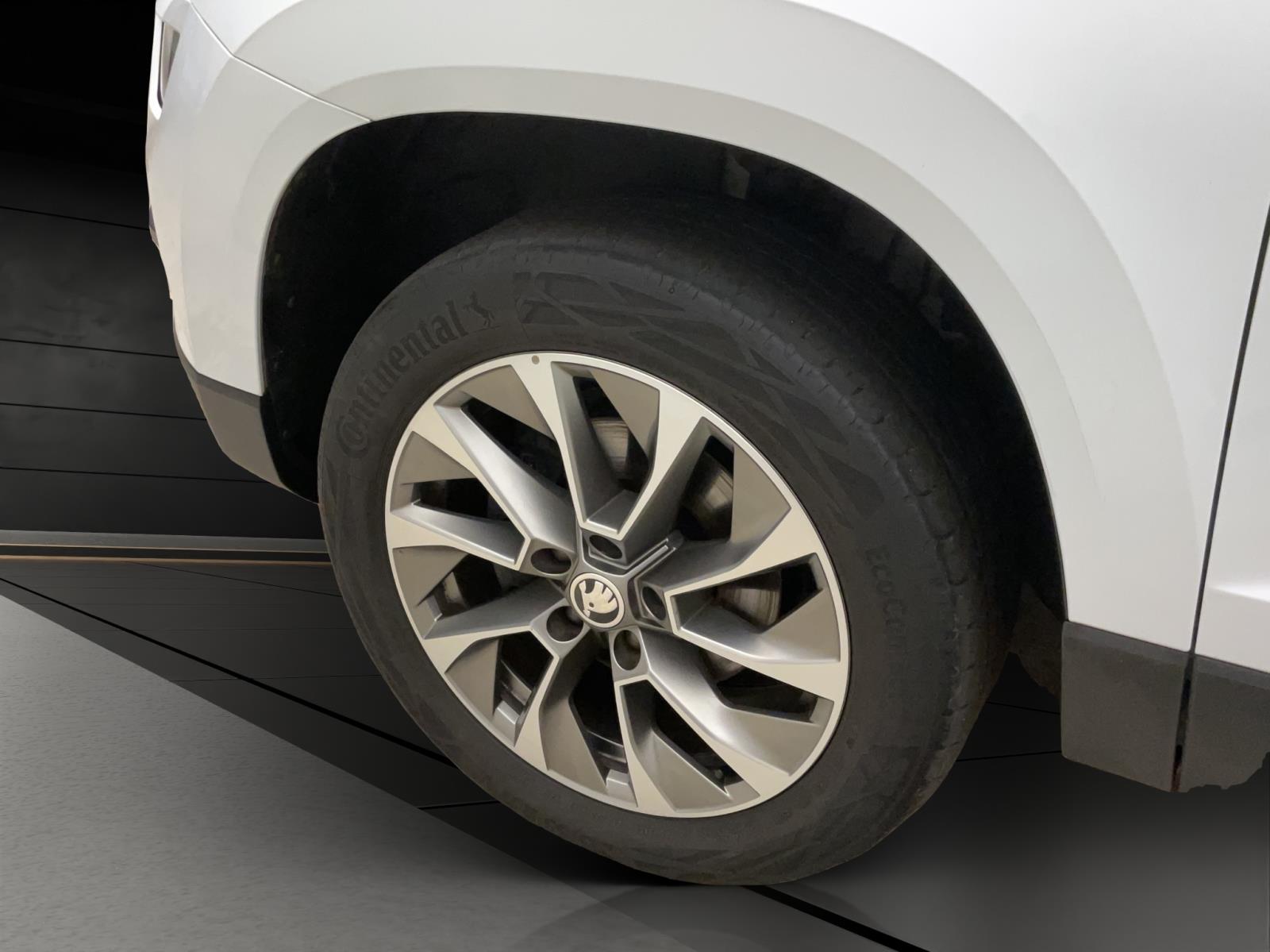 Skoda Karoq 2.0 TDI DSG Ambition Pano LED Sitzhzg