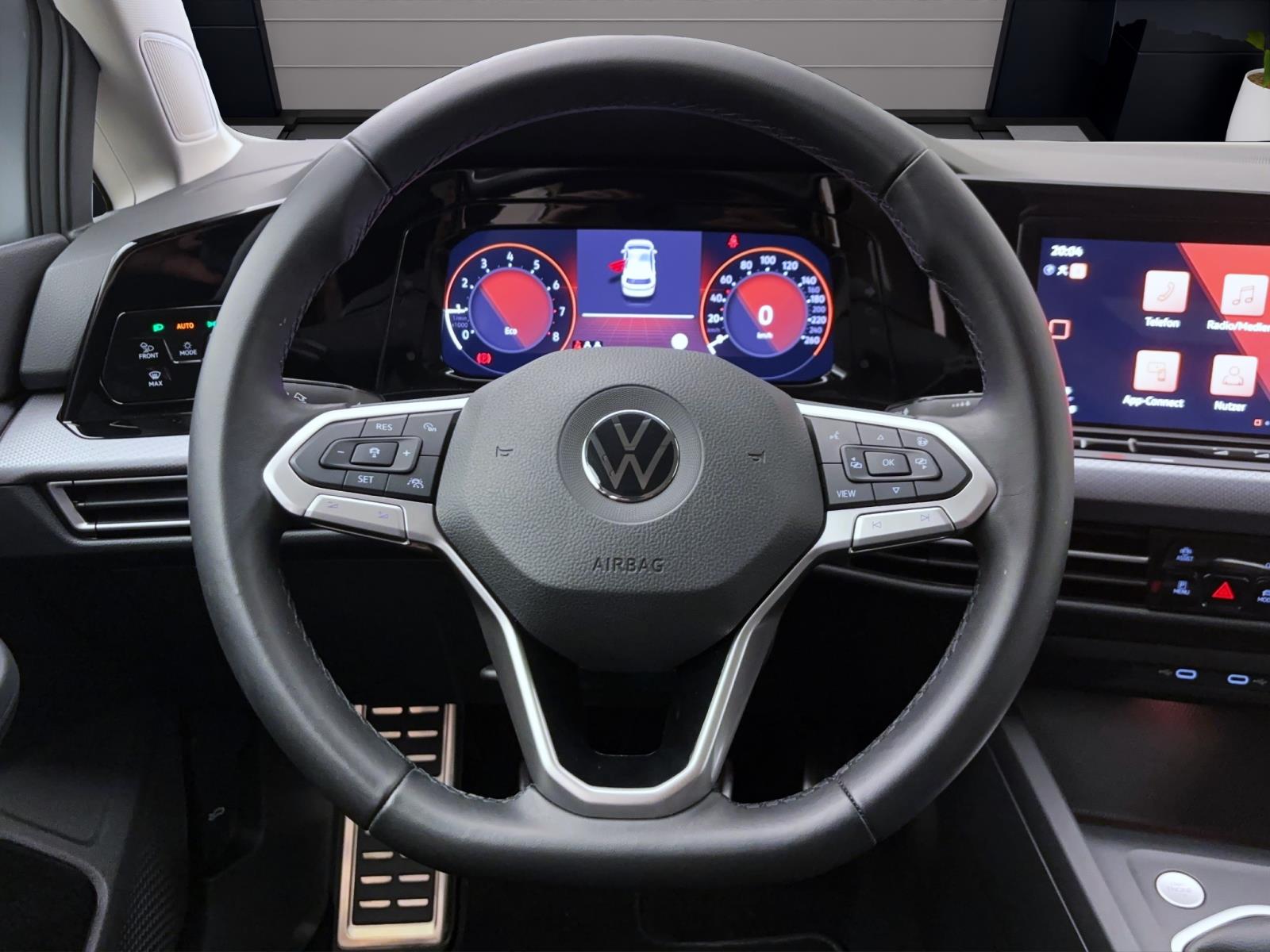 Volkswagen Golf 8 1.5 TSI ActiveStandhzg IQ.Drive LED+ Navi