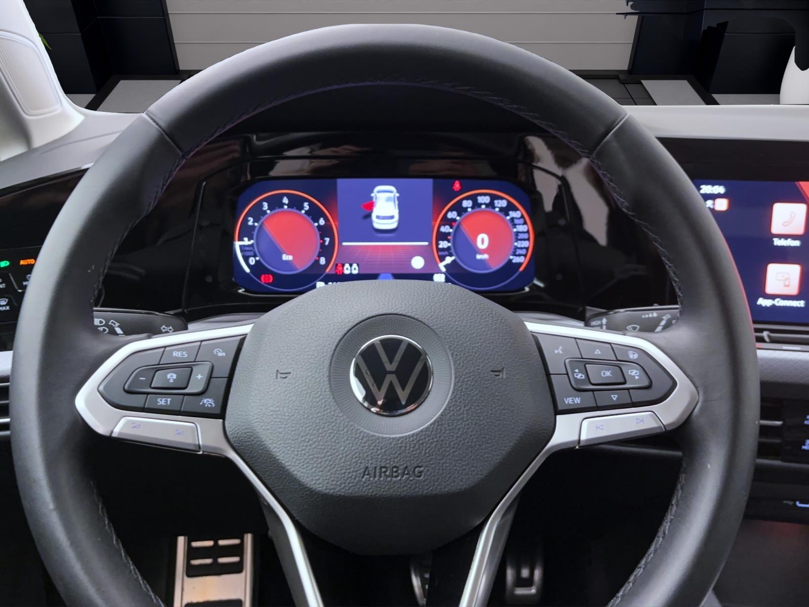 Volkswagen Golf 8 1.5 TSI ActiveStandhzg IQ.Drive LED+ Navi