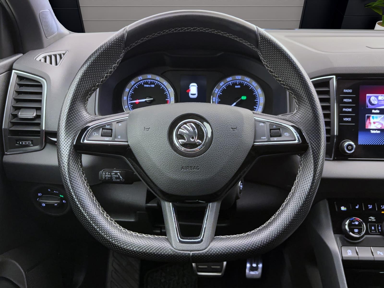 Skoda Karoq 2.0 TDI DSG Sportline 4x4 Standhzg Navi LED ACC Sitzhzg