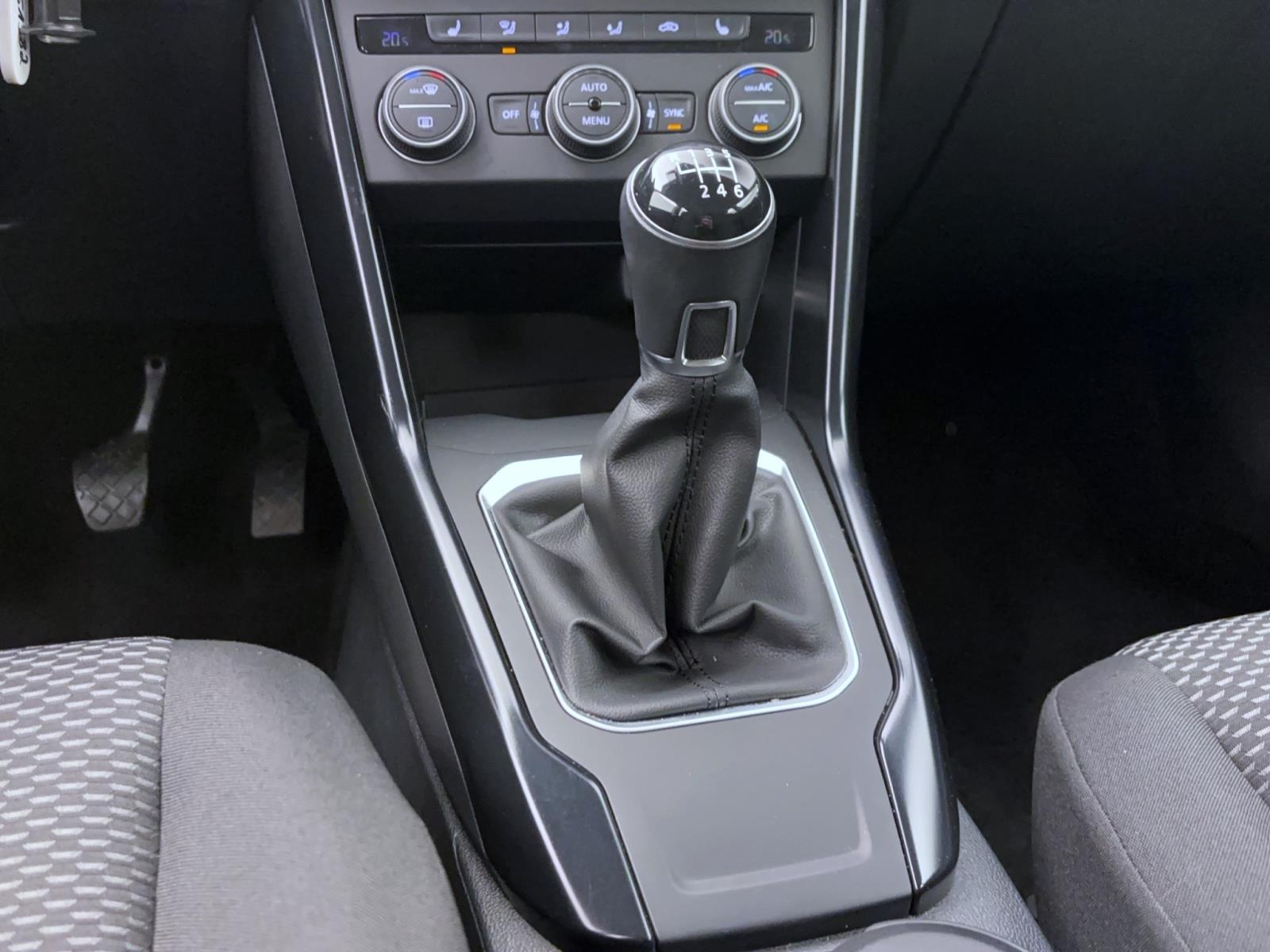 Volkswagen T-Roc 1.0 TSI Navi Sitzhzg LaneAssist FrontAssist