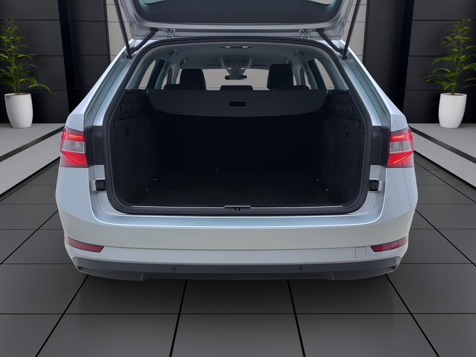 Skoda Superb Combi 1.5 TSI DSG AMBITION NAVI SITZHZG LED