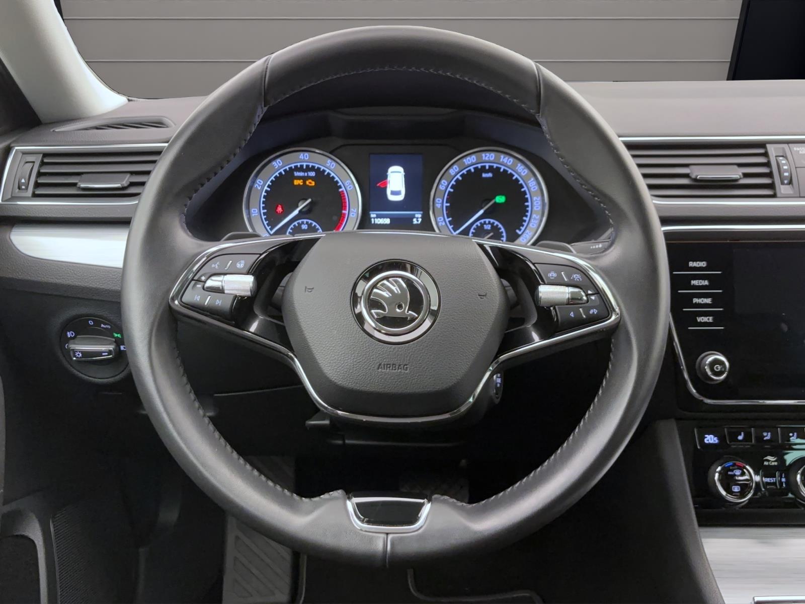 Skoda Superb Combi 1.5 TSI DSG AMBITION NAVI SITZHZG LED