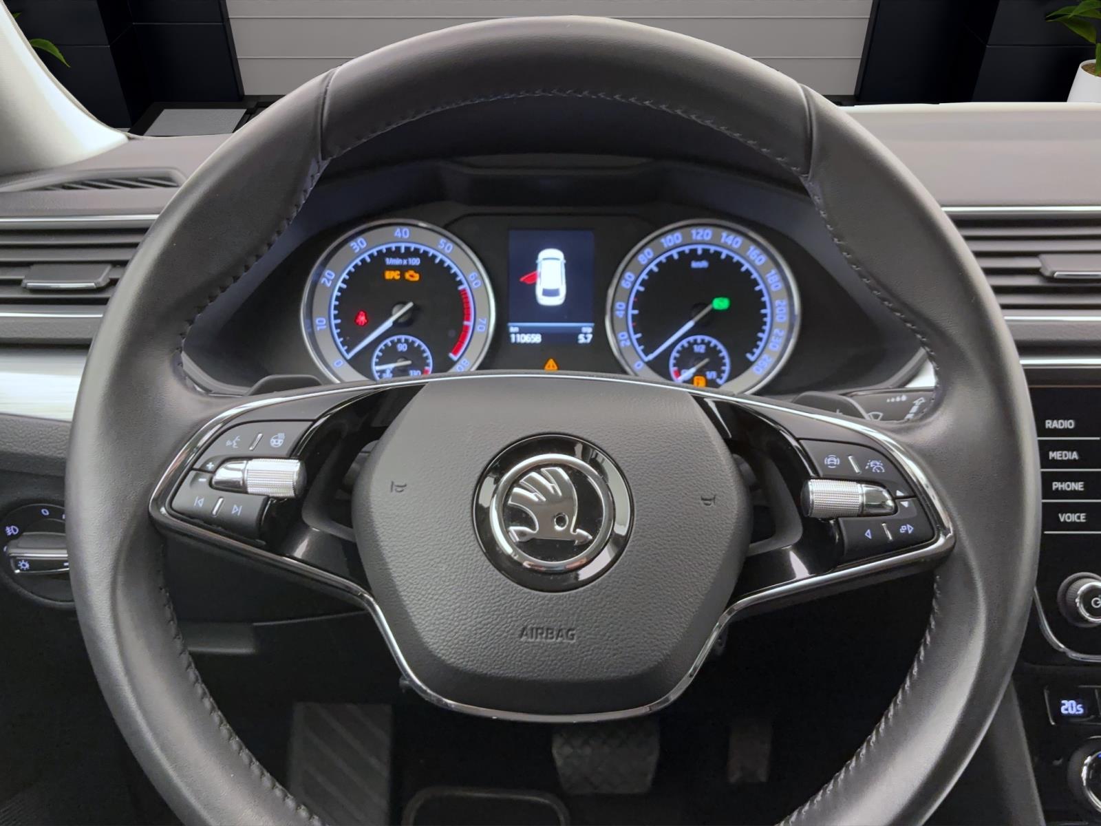 Skoda Superb Combi 1.5 TSI DSG AMBITION NAVI SITZHZG LED