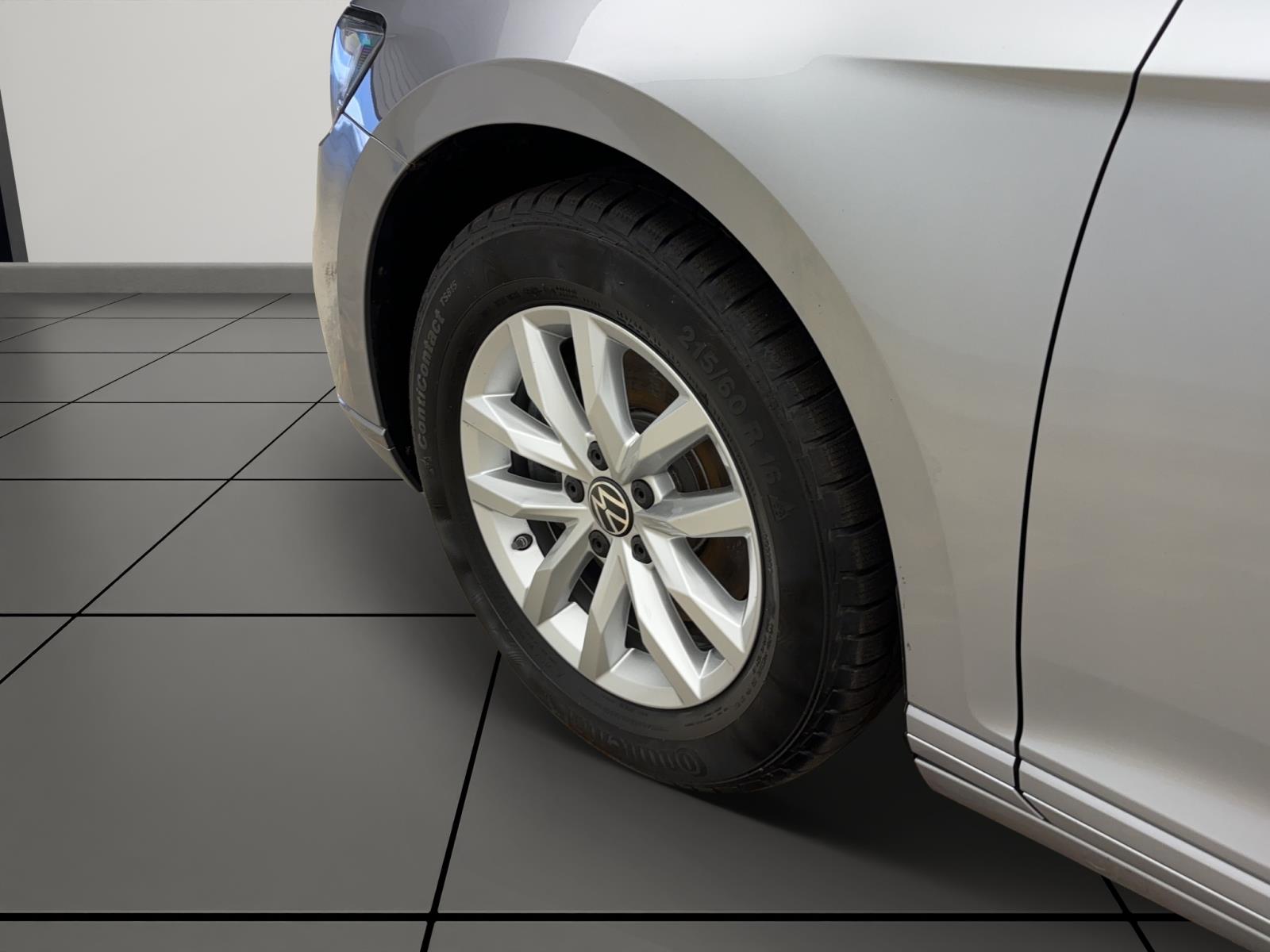 Volkswagen Passat Variant 1.5 TSI DSG BUSINESS AHK NAVI ACC LED
