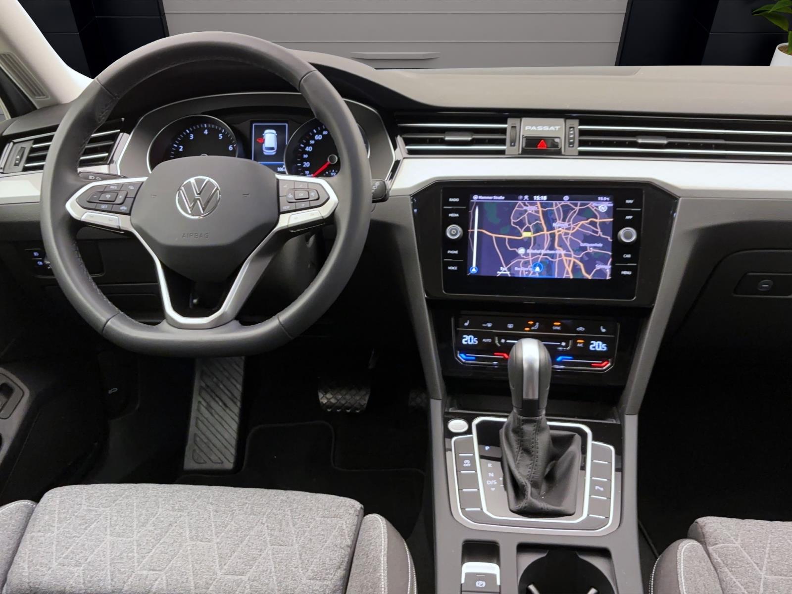 Volkswagen Passat Variant 1.5 TSI DSG BUSINESS AHK NAVI ACC LED